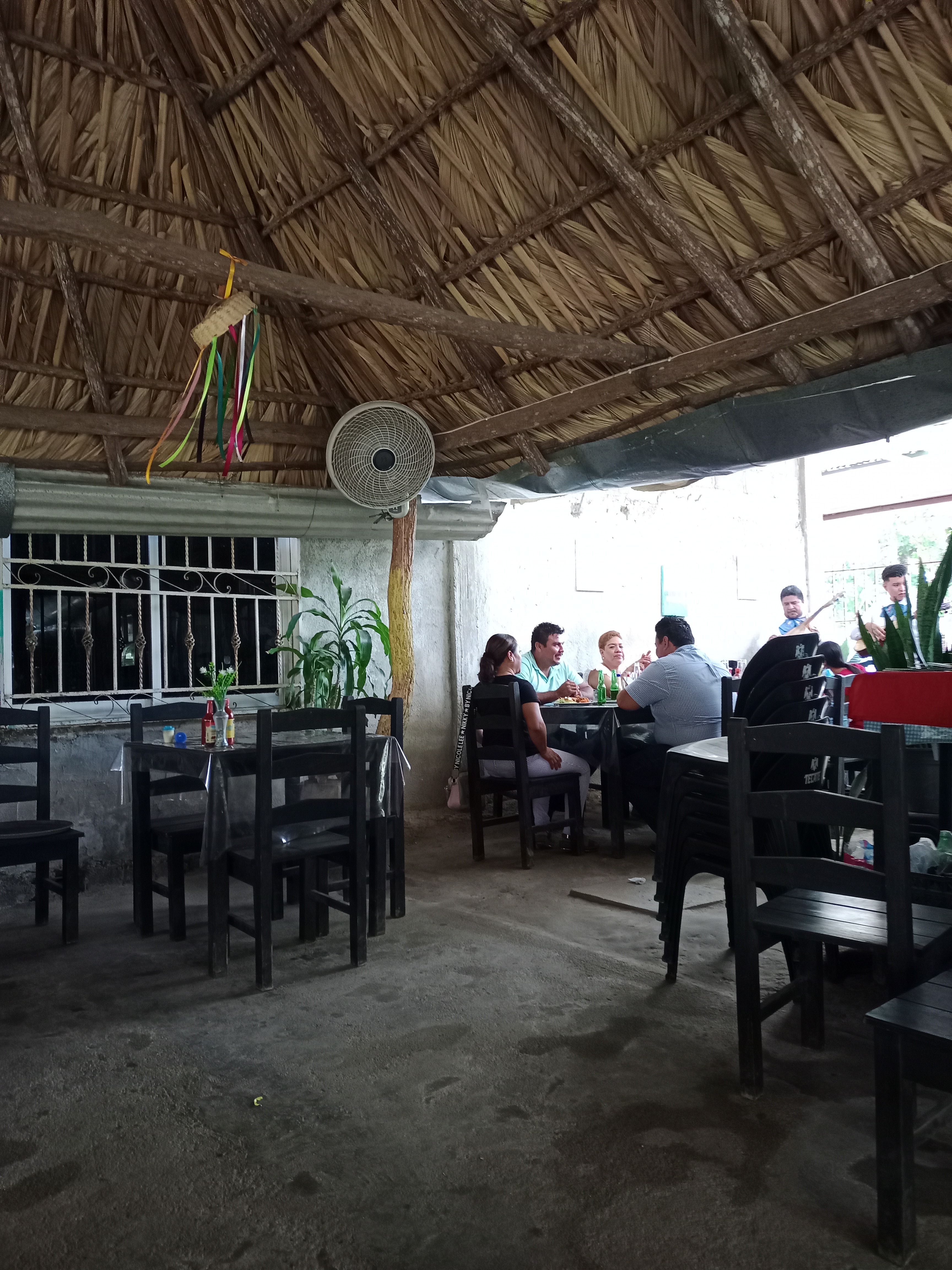 Cockteles y Mariscos "La isla" image 6