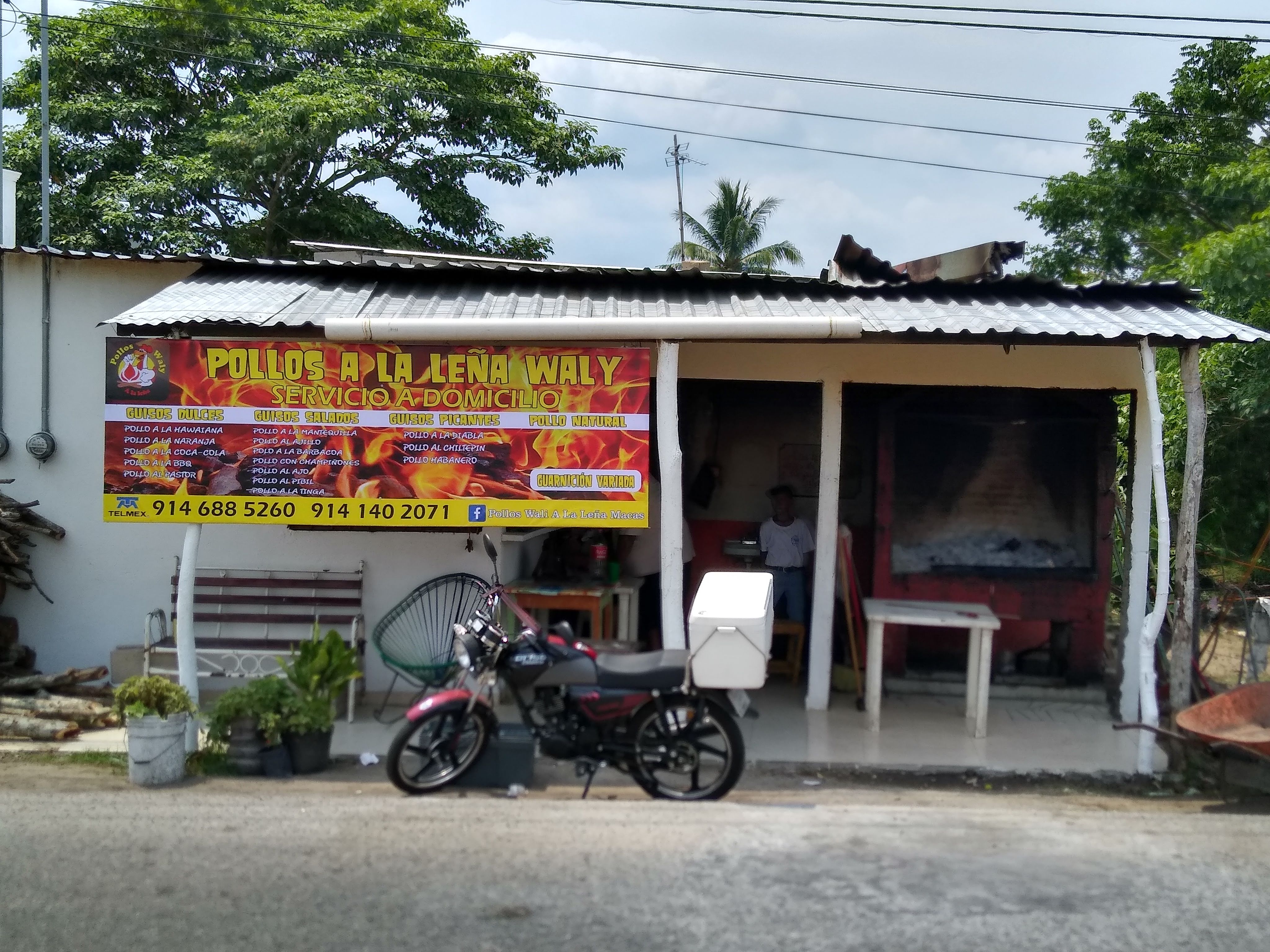 Pollos A La Leña Wali Macas image 1