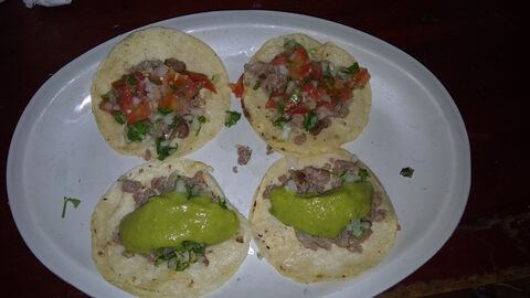 Taquería "El buen sazón" image 7