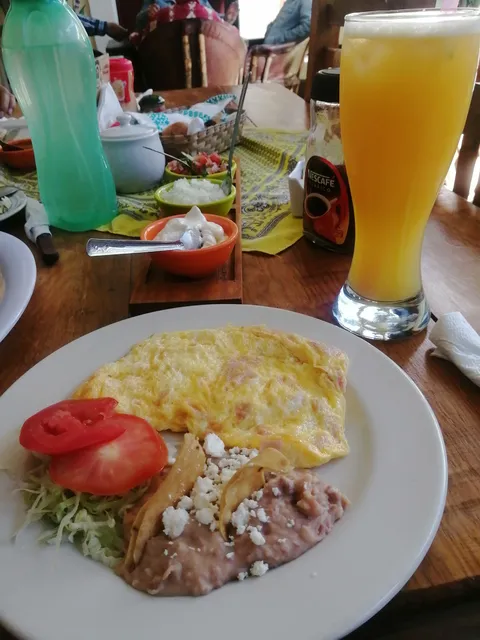 La K-Zona Restaurante + Cafe image 2