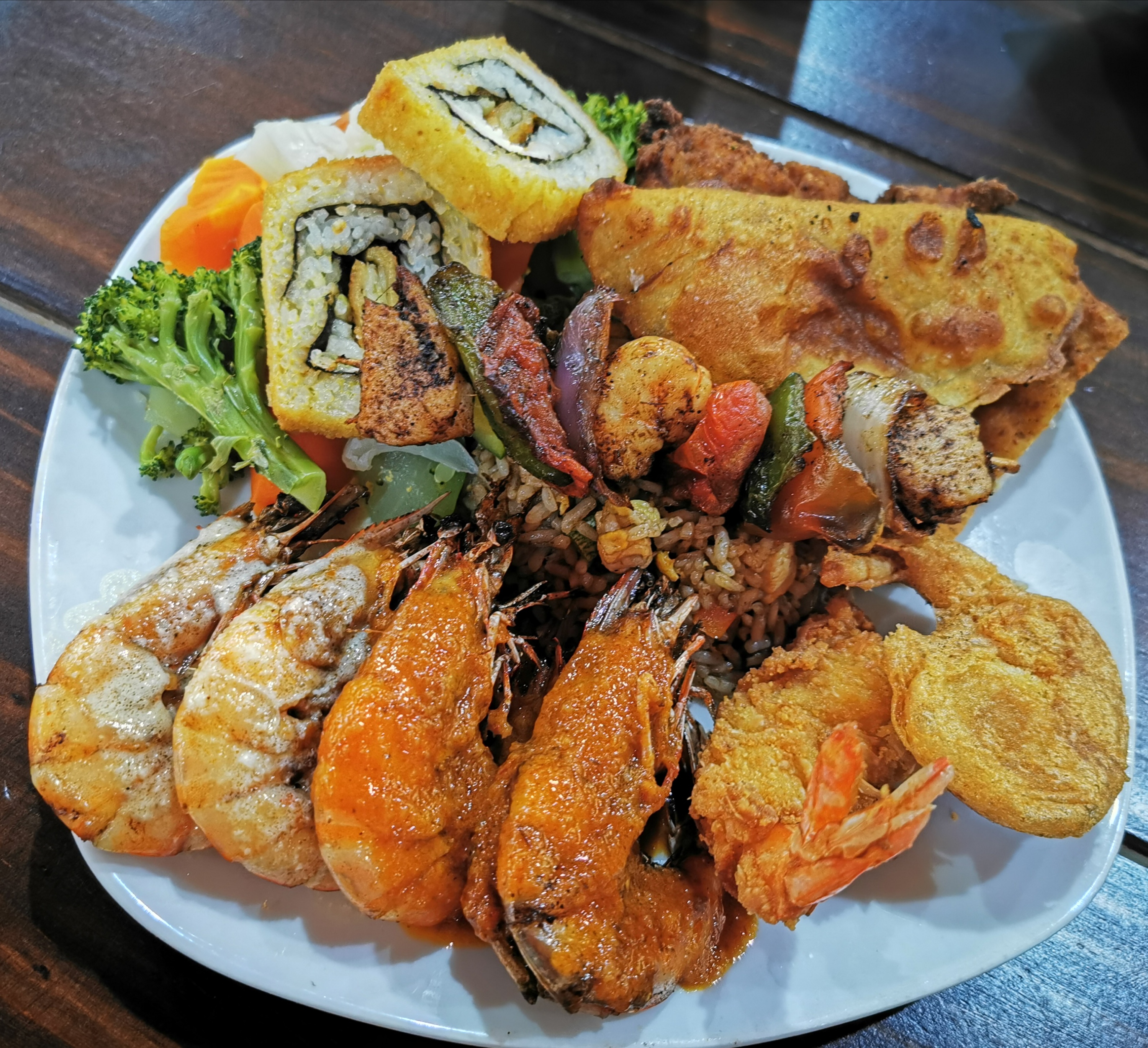 Mamitas Restaurant buffet and drinks image 2