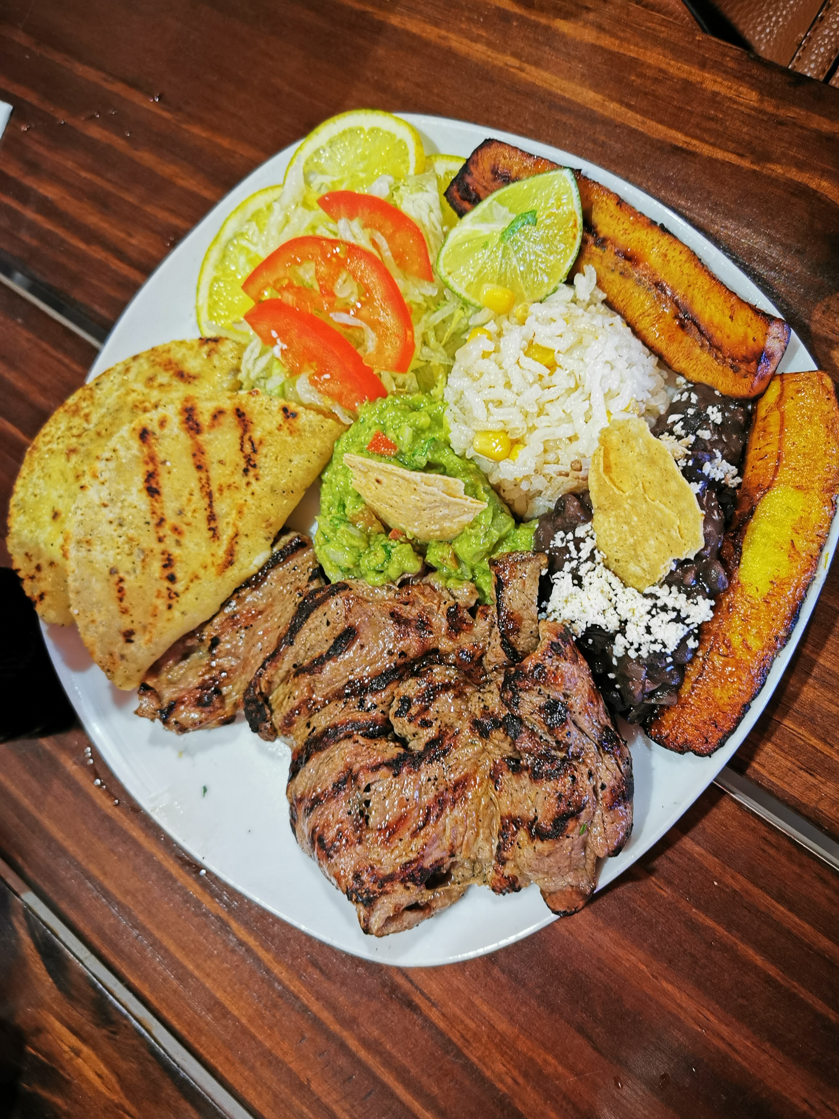 Mamitas Restaurant buffet and drinks image 9