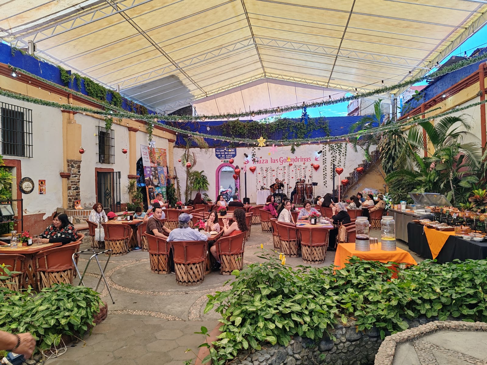 Plaza Las Golondrinas image 3