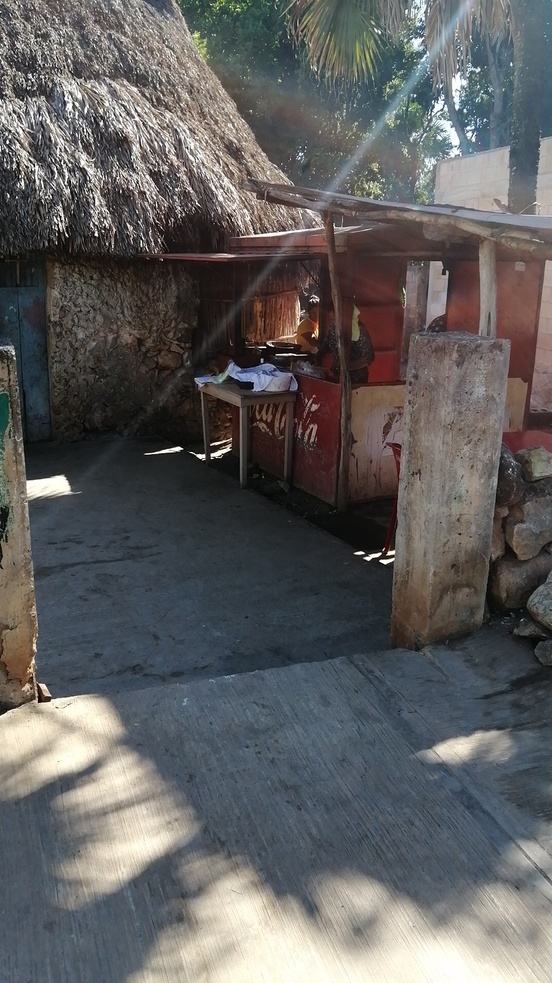 Puestesito rojo image 2