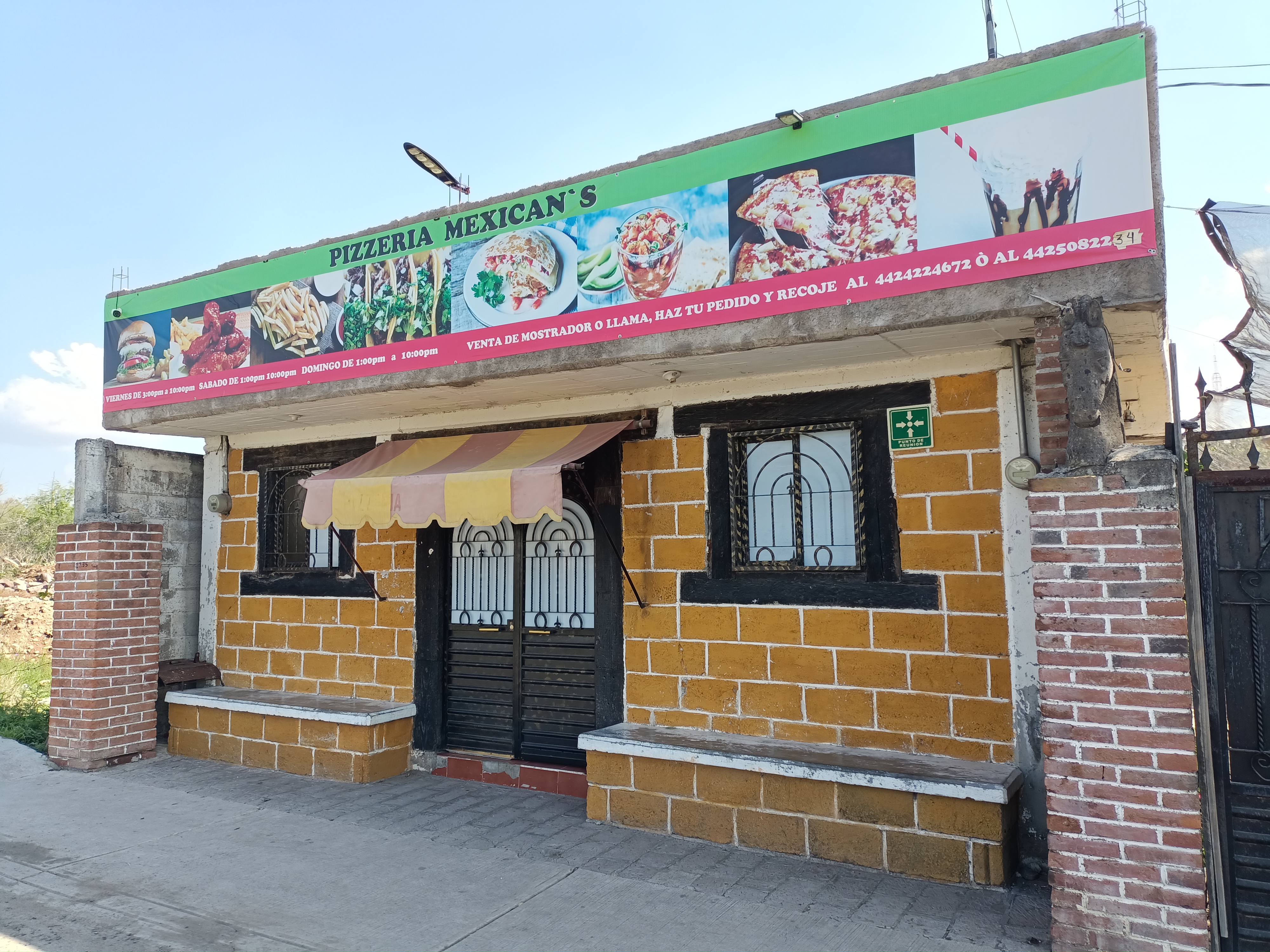 Pizzería MEXICAN'S Lagunillas image 1