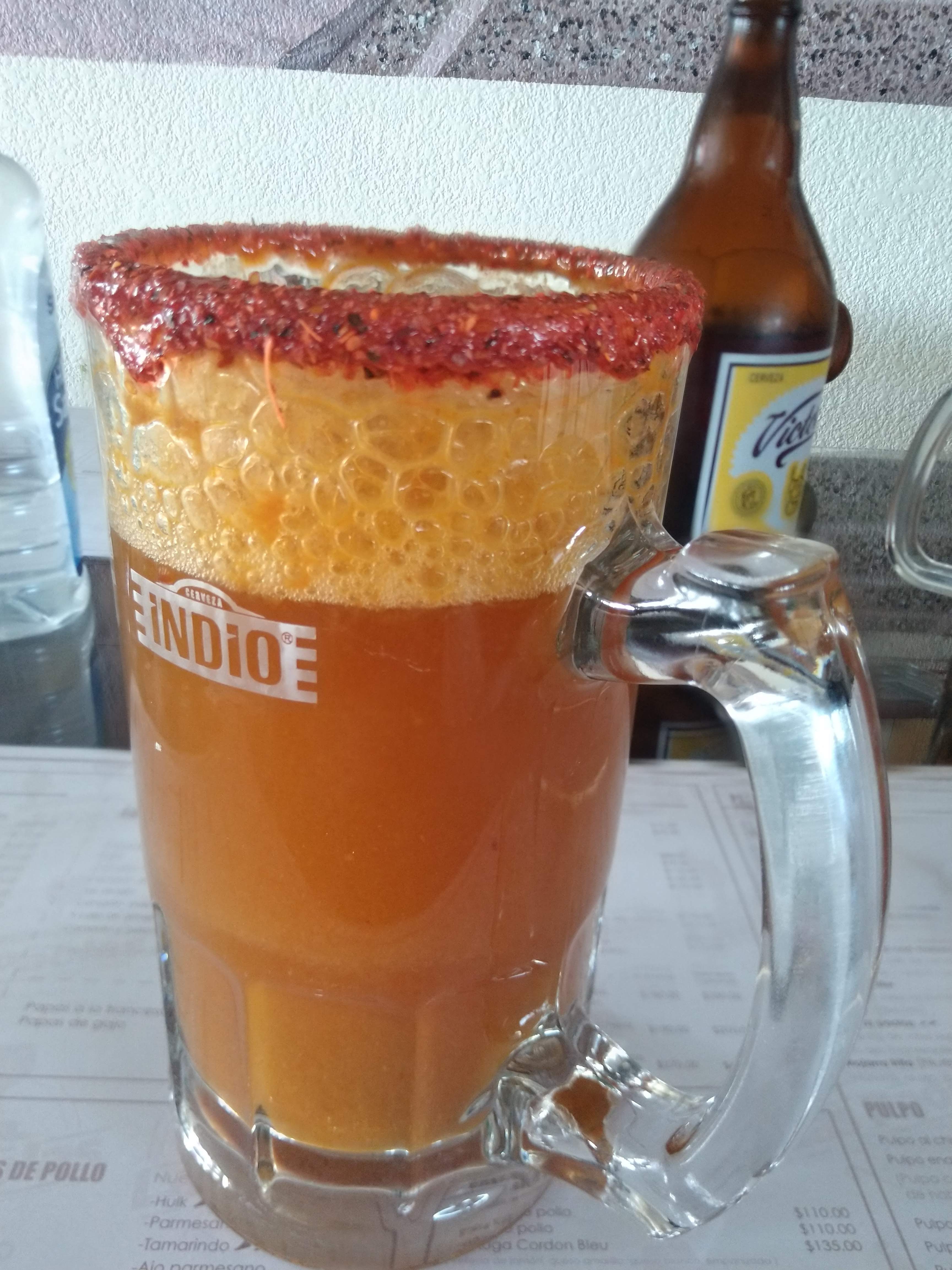 Las Paolas Carnes y Mariscos, Bar familiar image 3