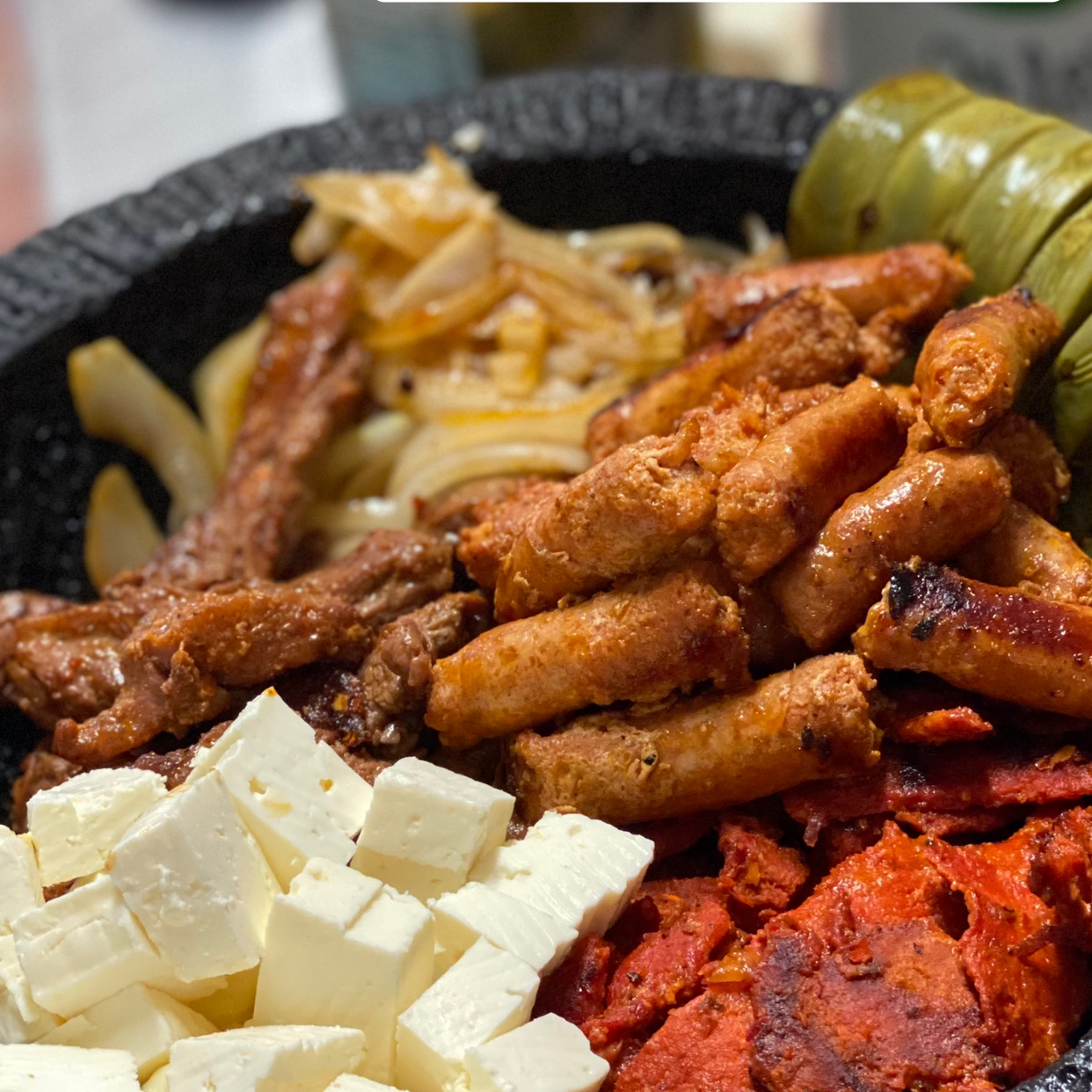 Las Paolas Carnes y Mariscos, Bar familiar image 4