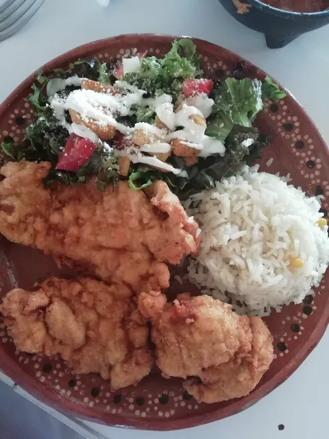 Las Paolas Carnes y Mariscos, Bar familiar image 7