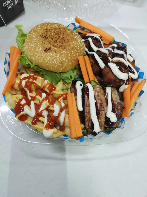 Hamburguesas y botanas "El cartero" image 2