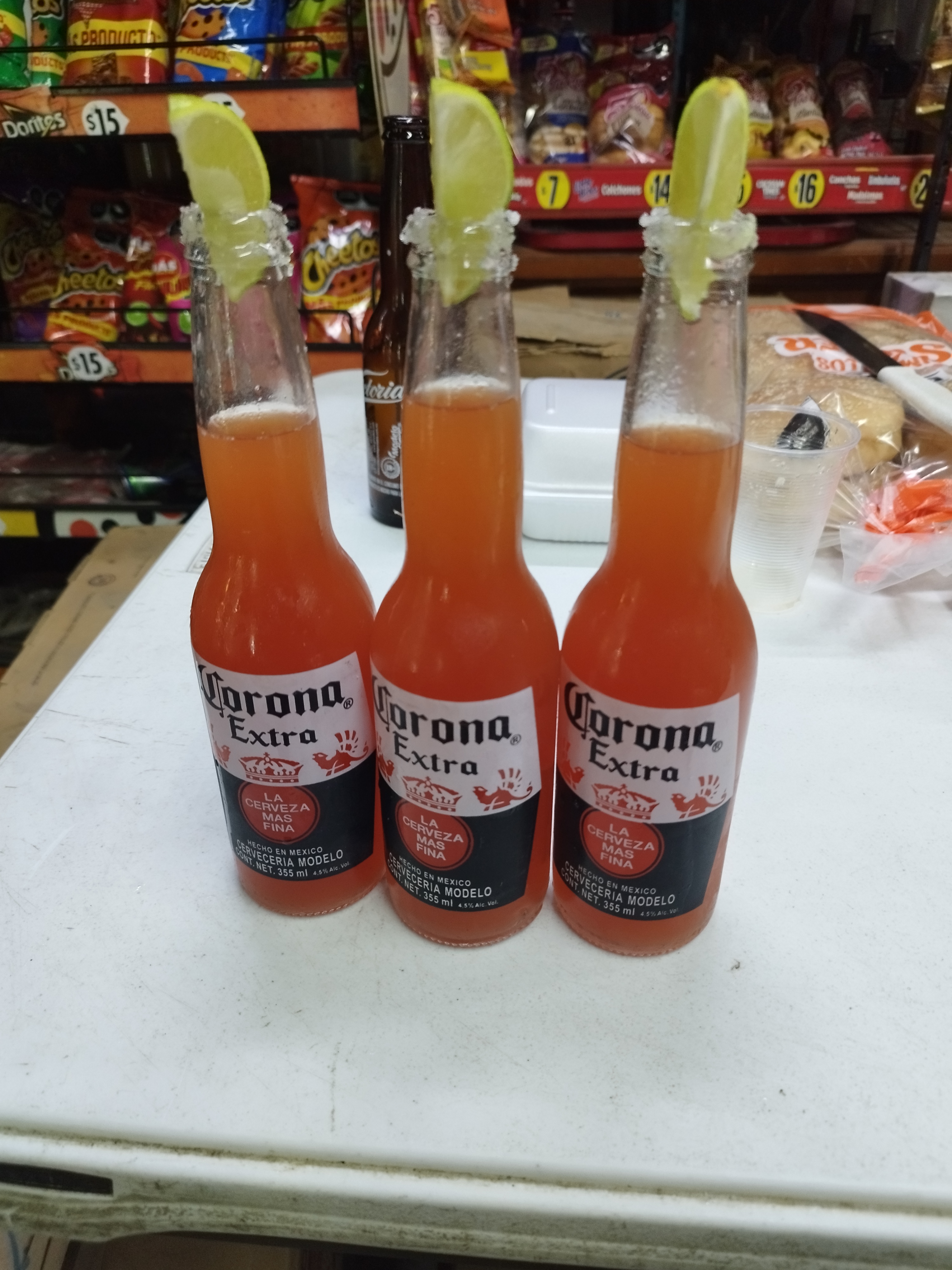 Hamburguesas y botanas "El cartero" image 3