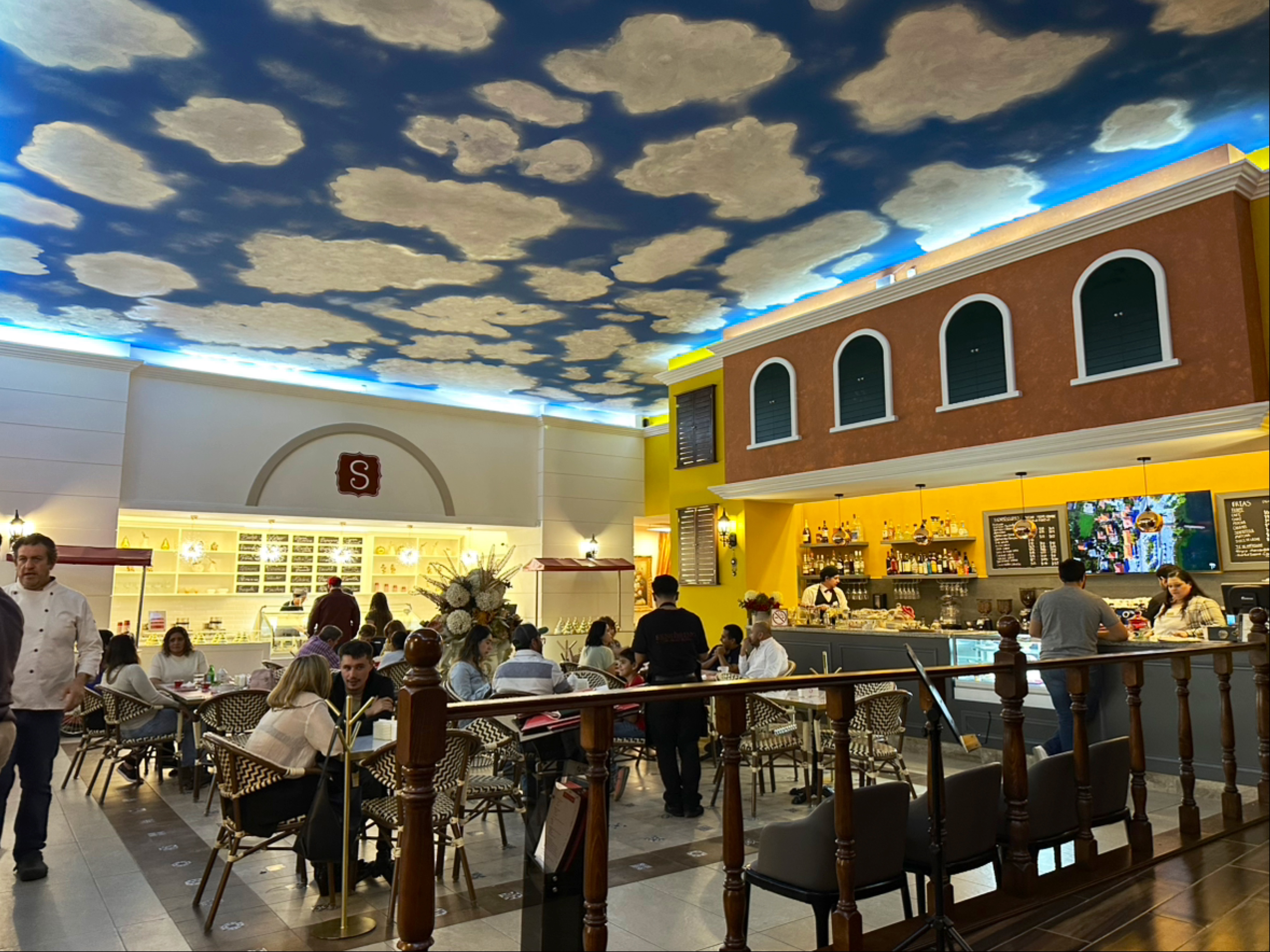 Sensissimo Restaurante Italiano, Cafe y Gelato. image 4