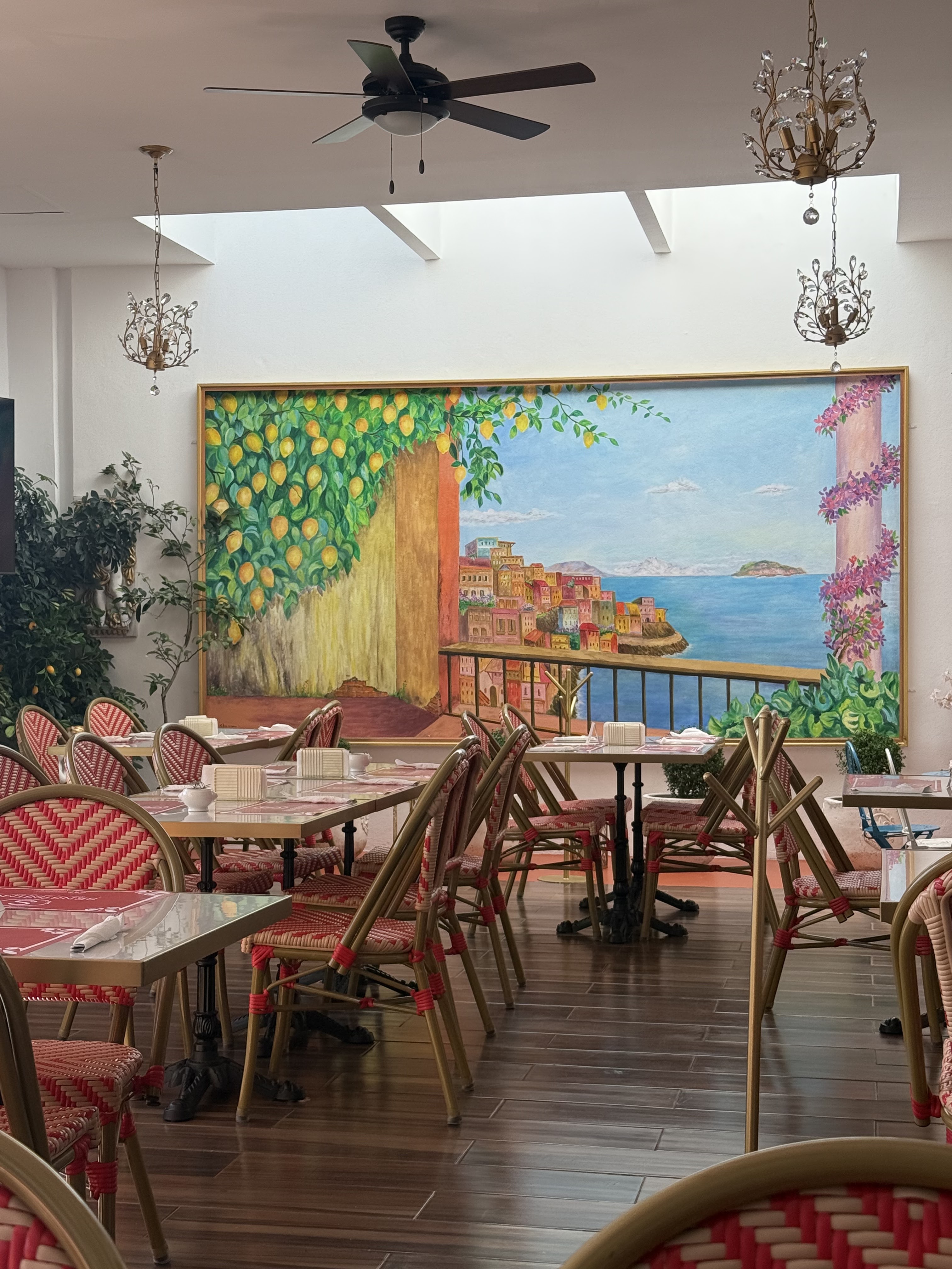 Sensissimo Restaurante Italiano, Cafe y Gelato. image 8