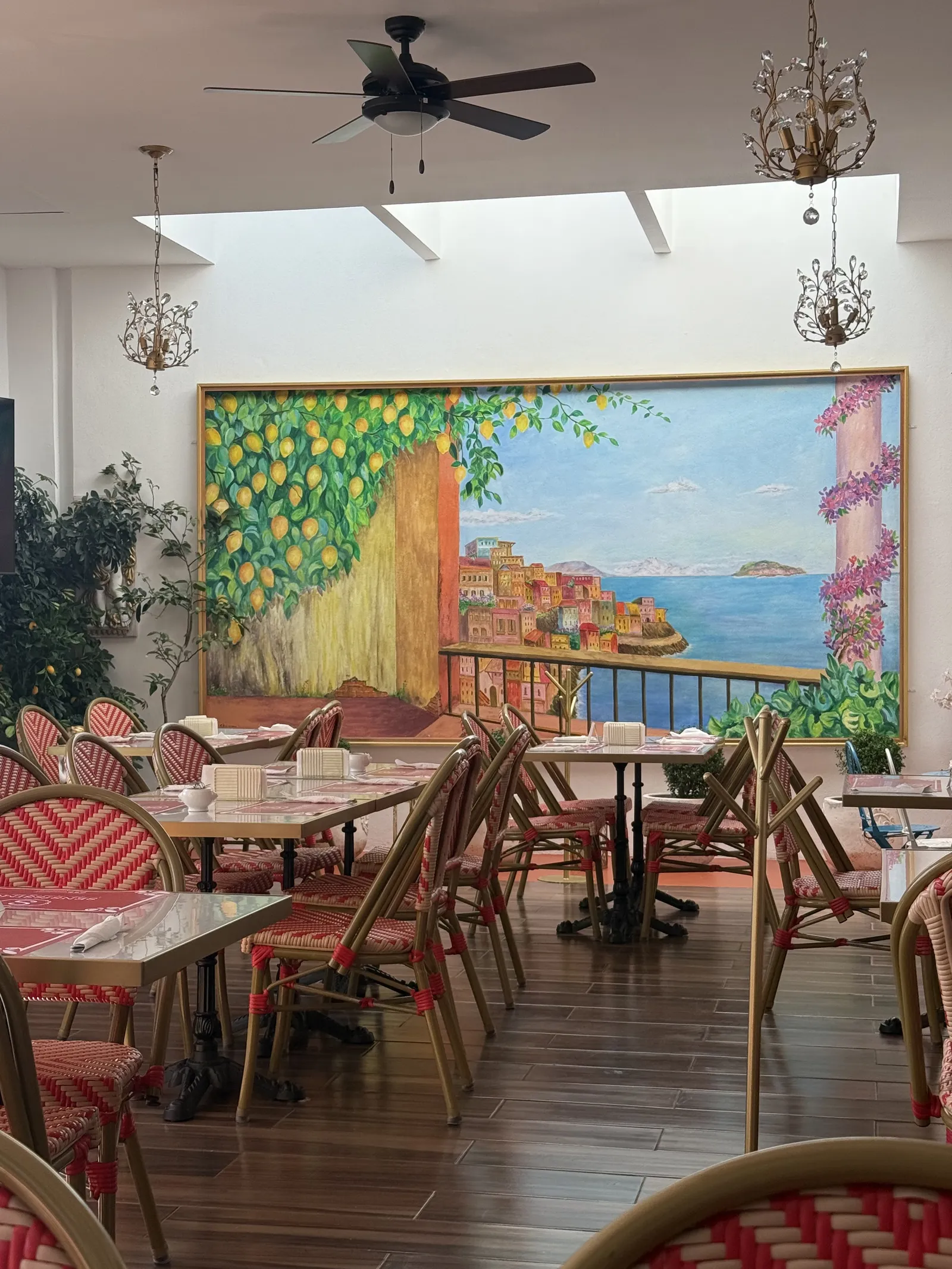 Sensissimo Restaurante Italiano, Cafe y Gelato. image 8