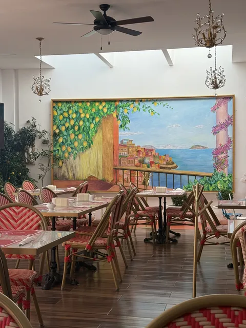 Sensissimo Restaurante Italiano, Cafe y Gelato. image 8
