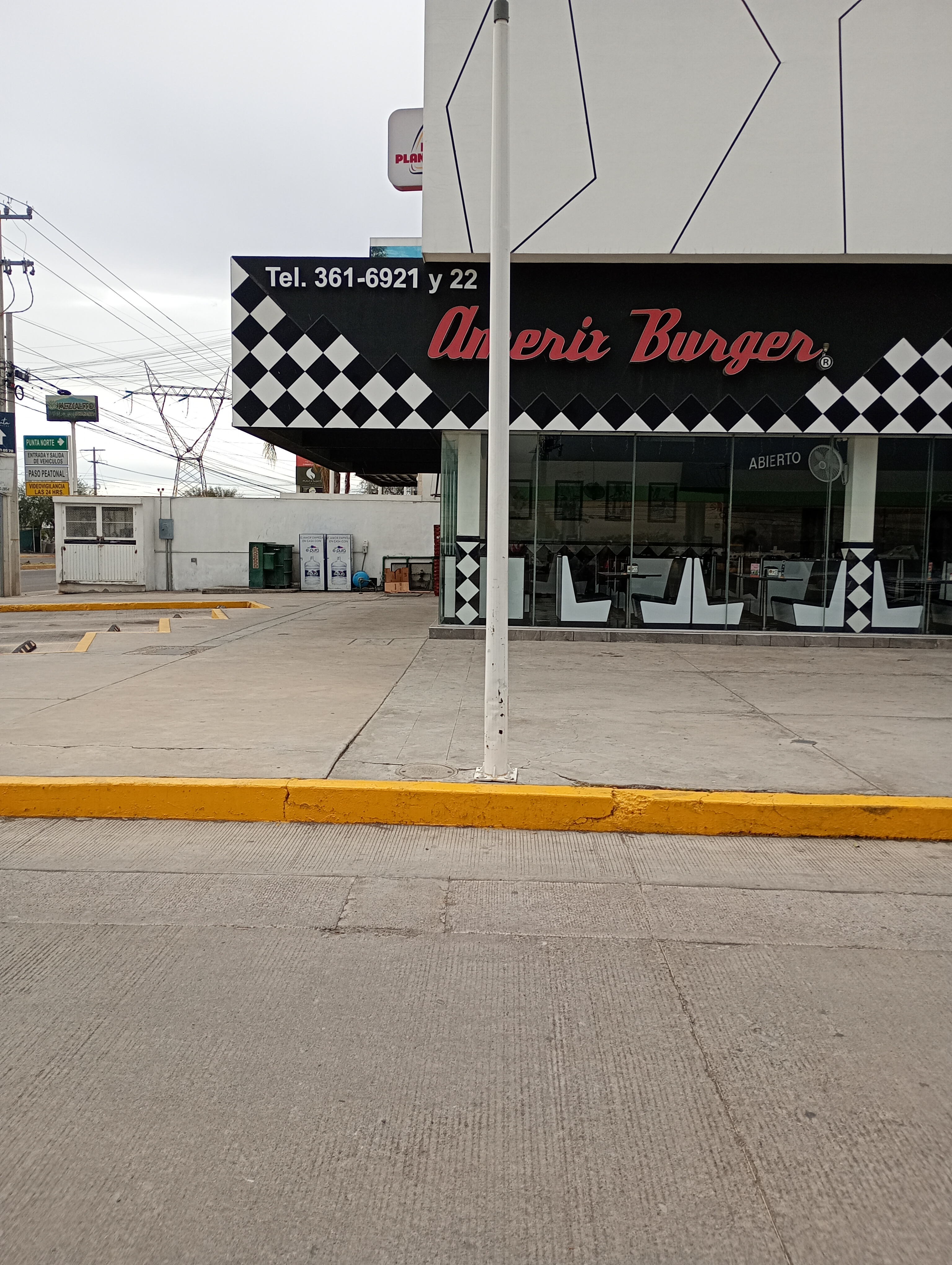 Amerix Burger Trojes image 8