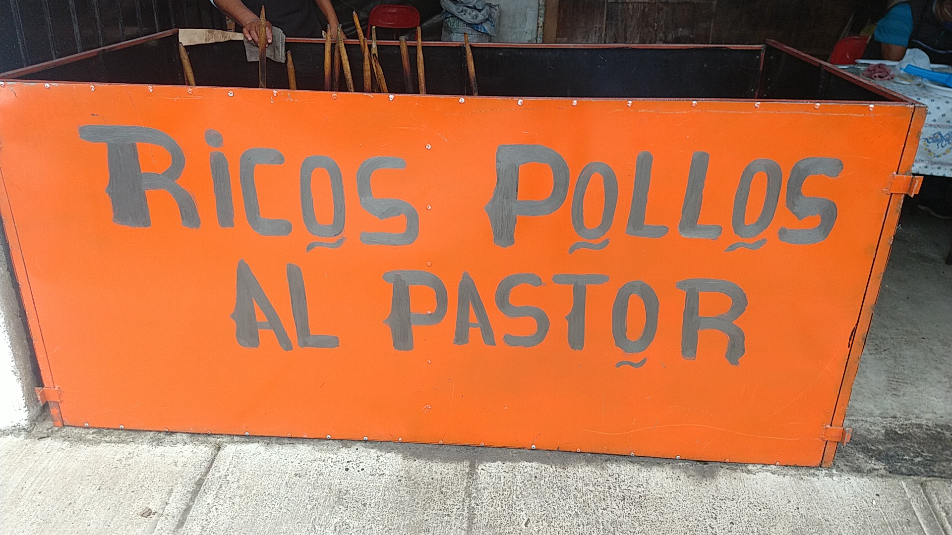 Pollos al pastor estilo Pátzcuaro "EL JIMMY" image 3