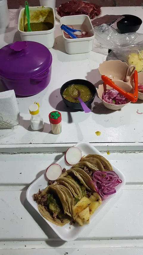 Taqueria "Lunas" image 1