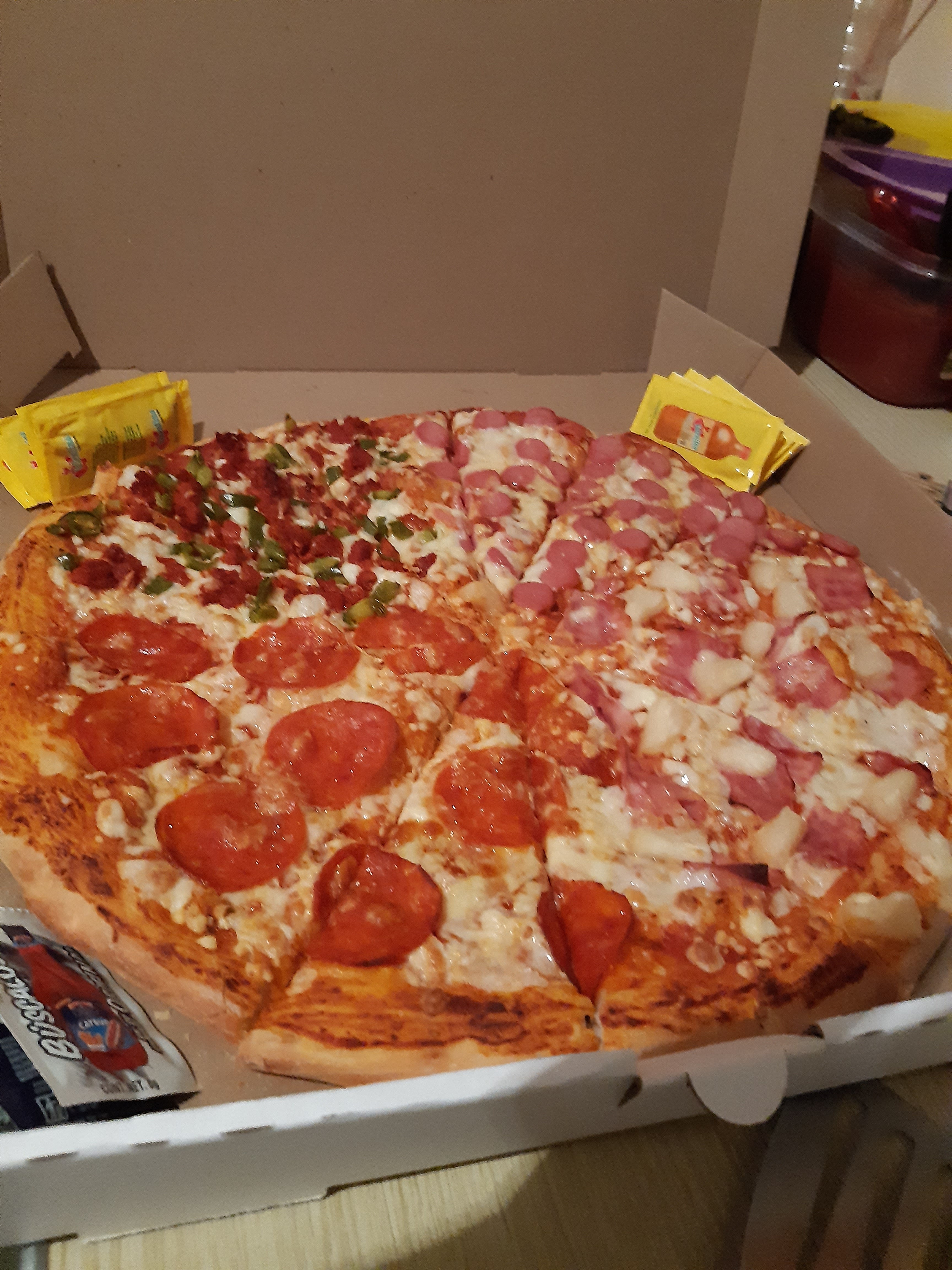 Chandomi Pizzas & Mas image 2