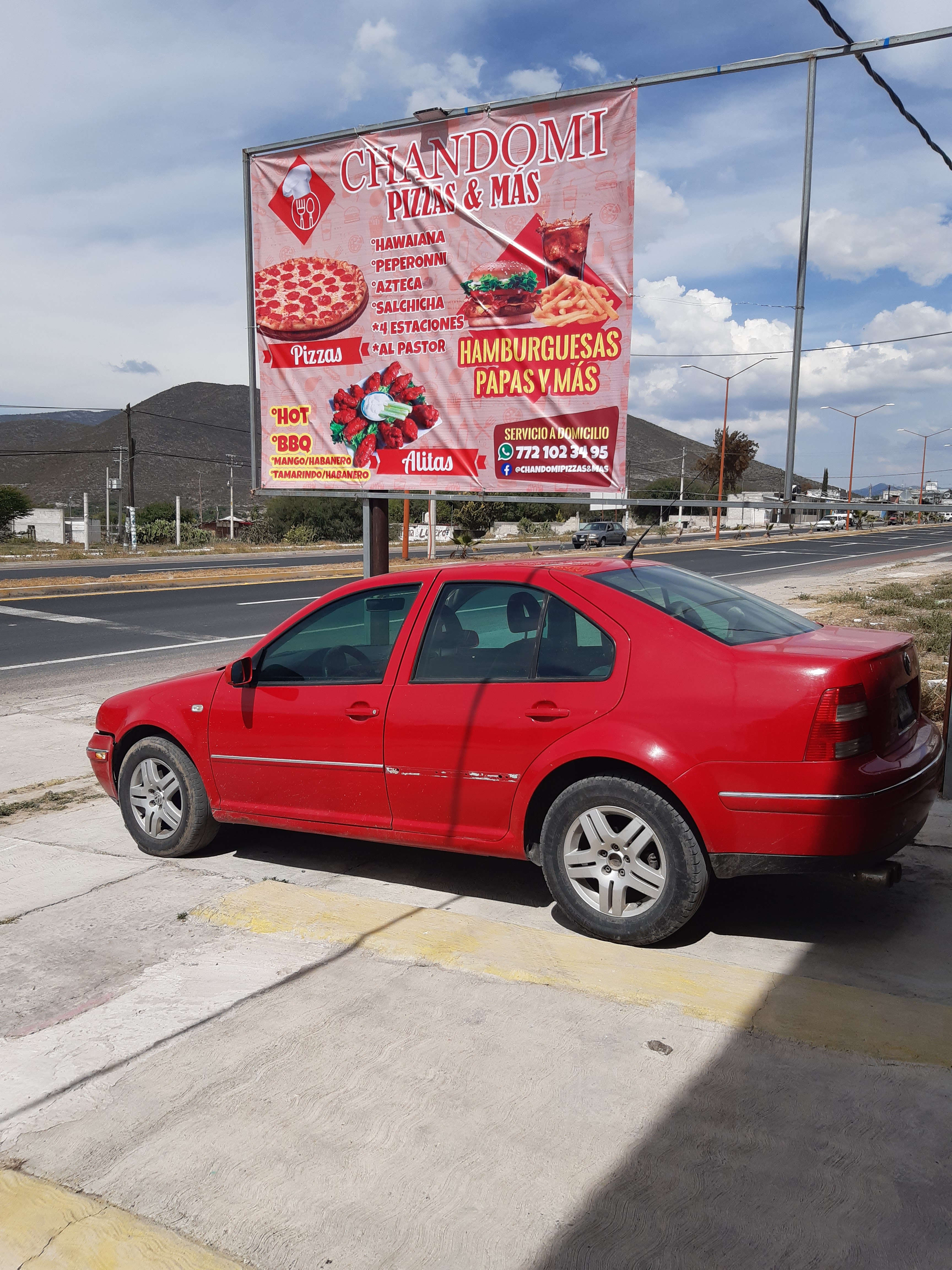 Chandomi Pizzas & Mas image 4