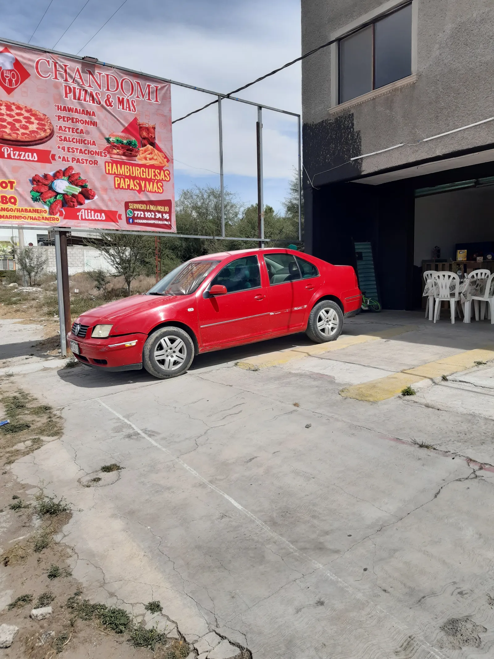 Chandomi Pizzas & Mas image 5