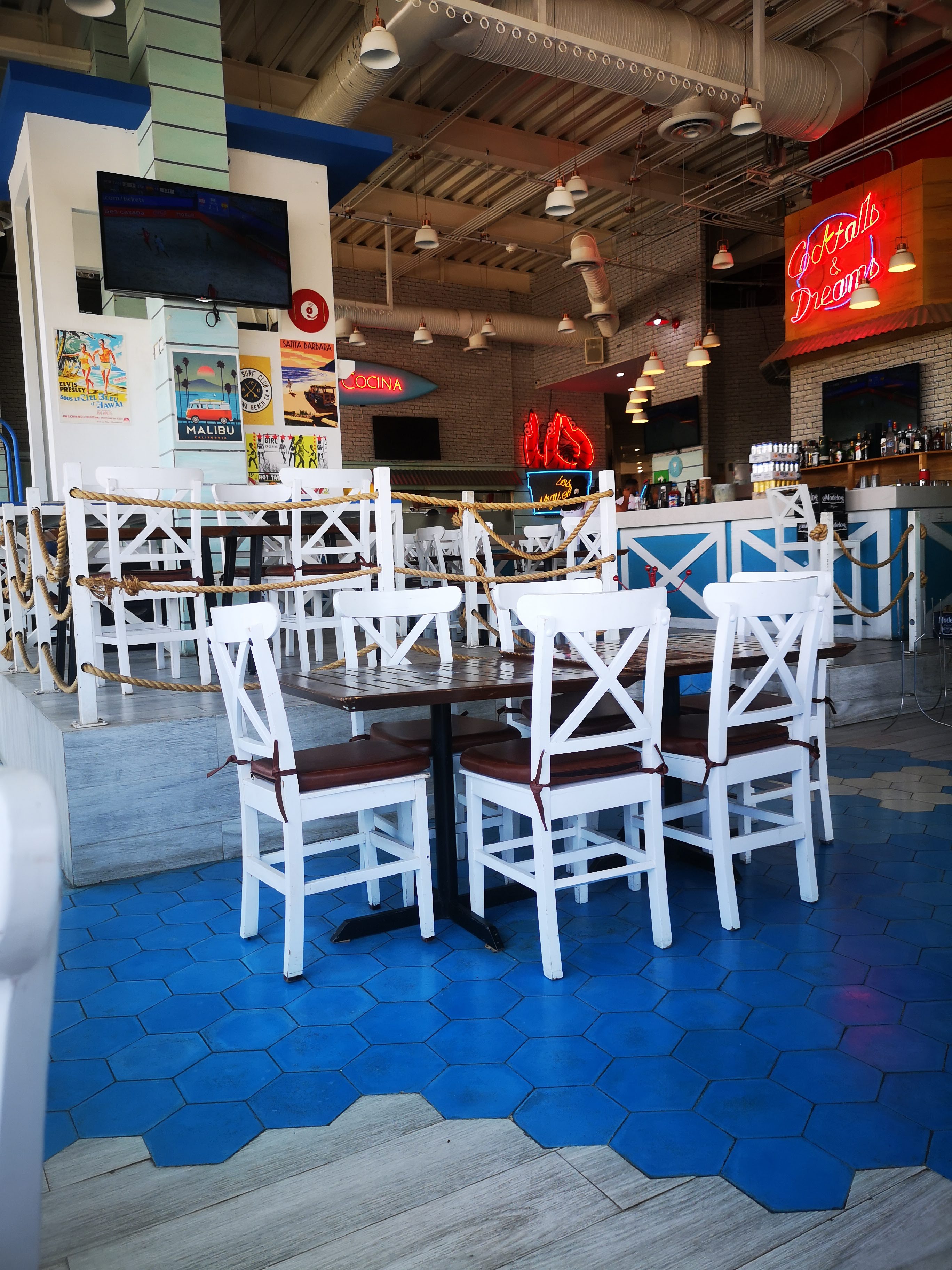 Todos Santos Mariscos Bar image 3