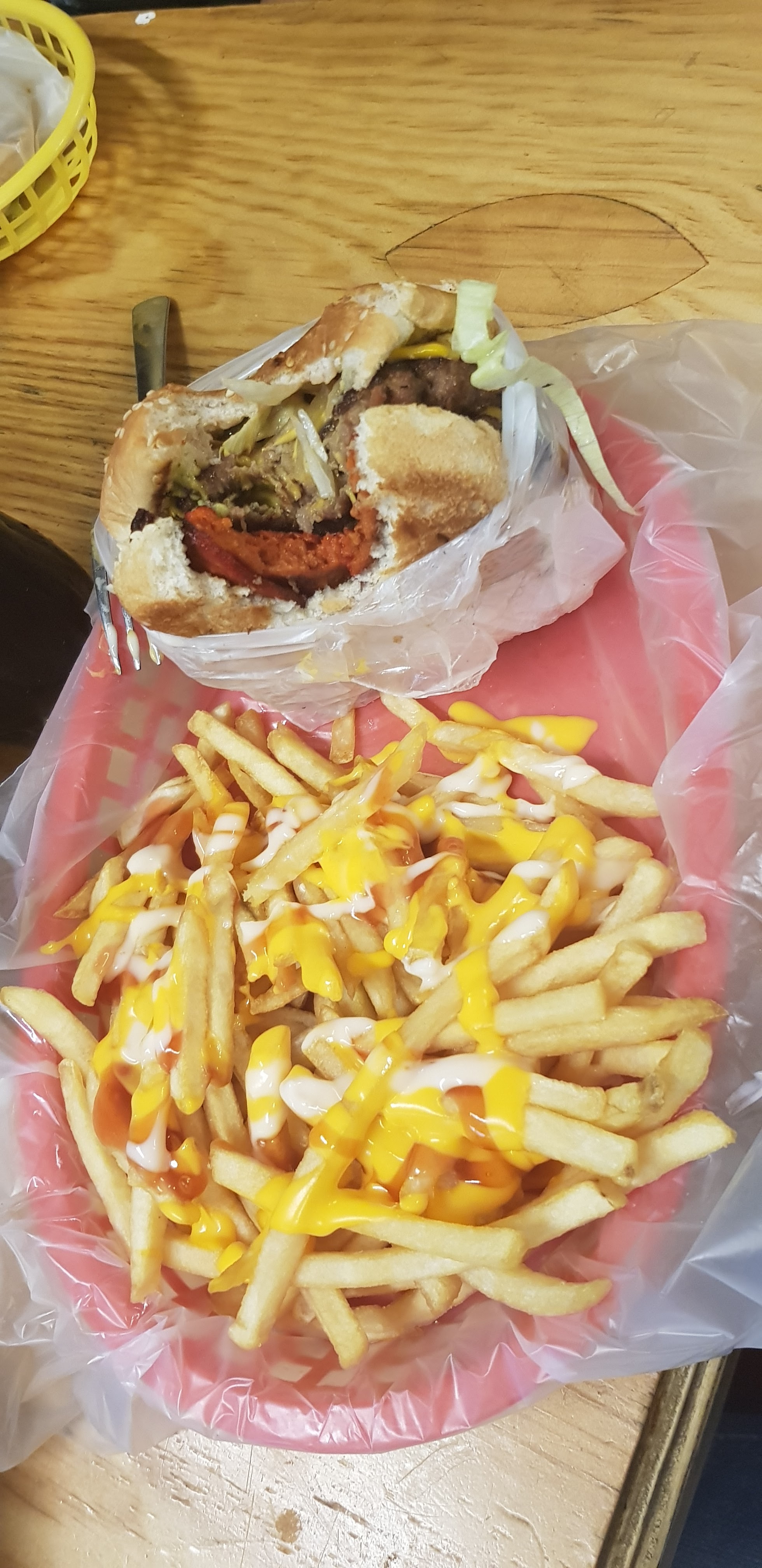 Hamburguesas LUCAS Trojes image 9