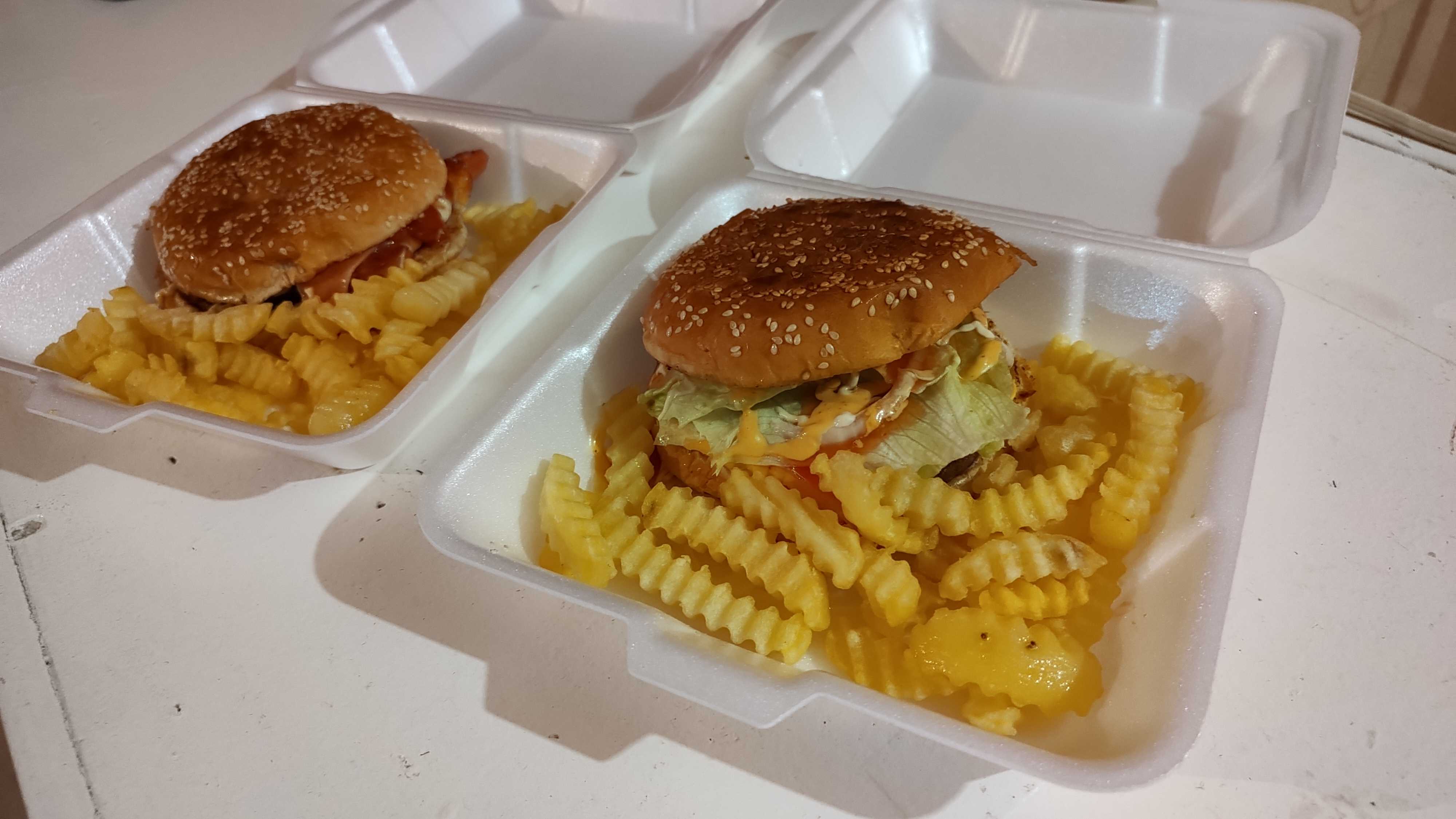 Viña's Burger image 1