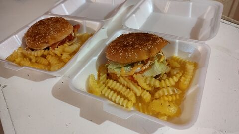 Viña's Burger image 1