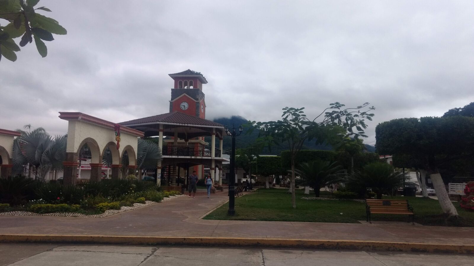 taqueria el muñeco image 2
