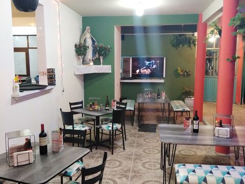 Reyes Pizza image 3