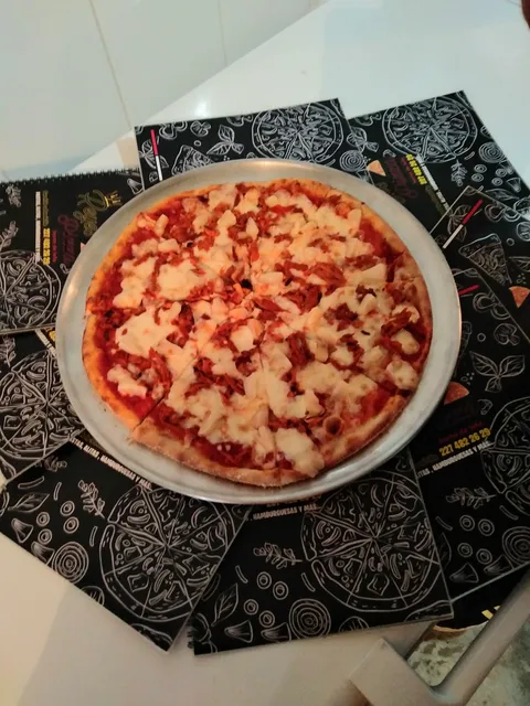 Reyes Pizza image 6