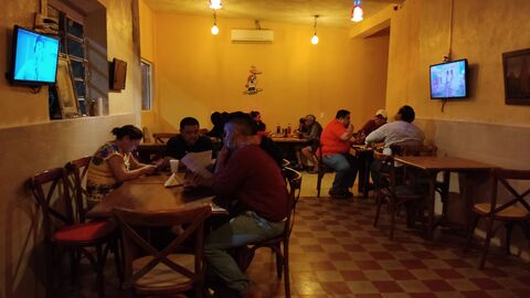 Pizzeria La Bonita De Dex image 4