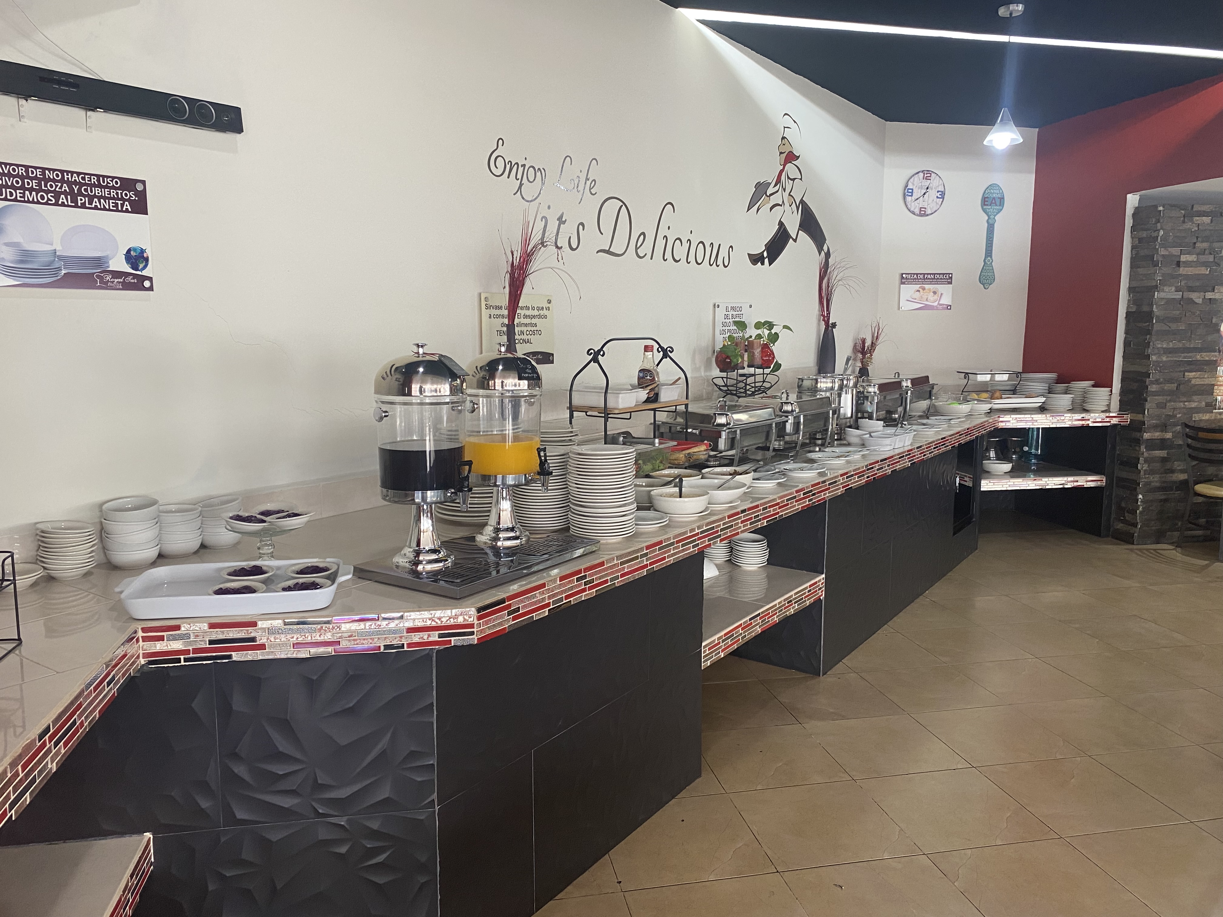 Royal Tiv's Buffet RESTAURANTE image 5