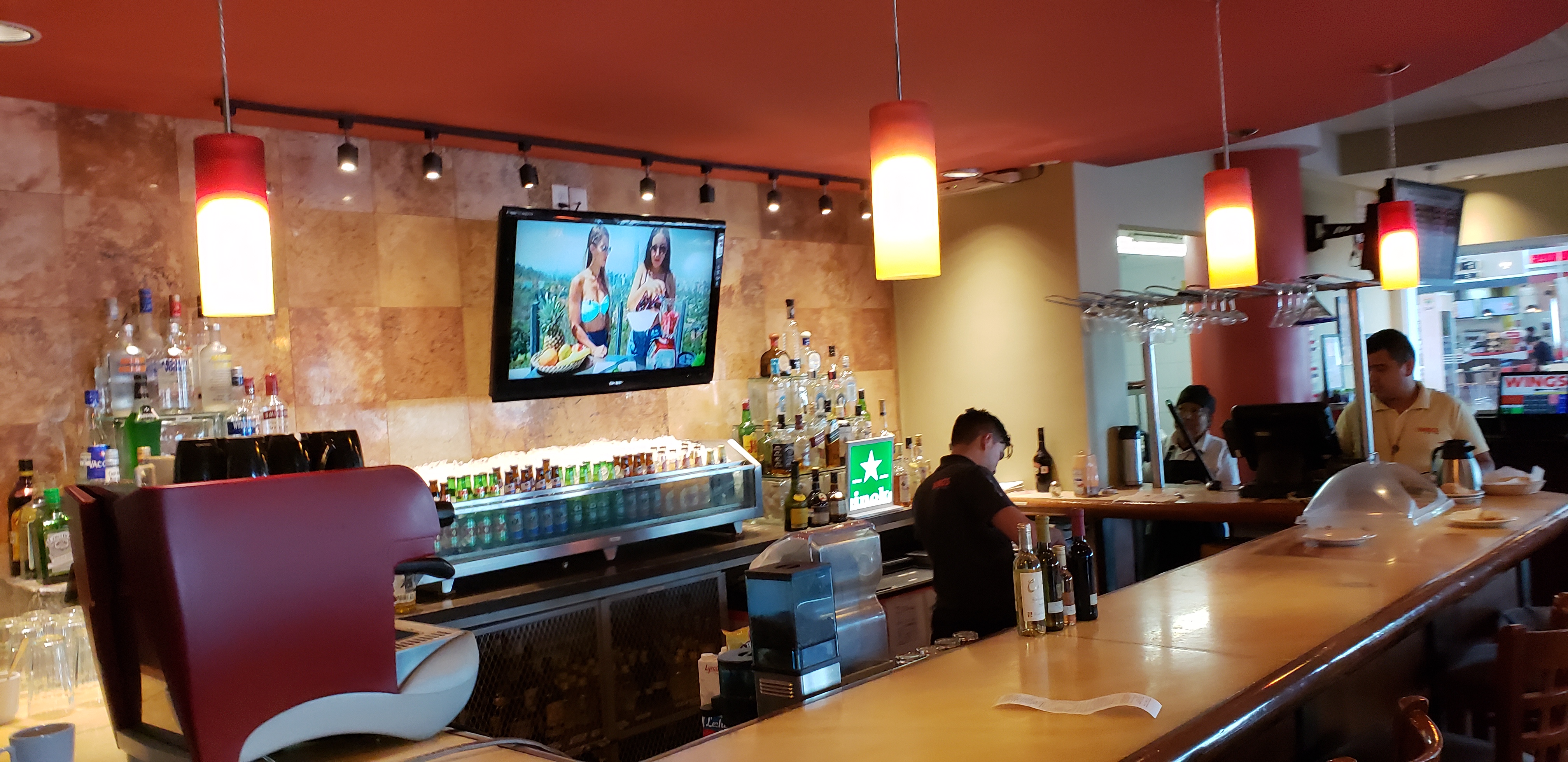 Wings Aeropuerto image 1