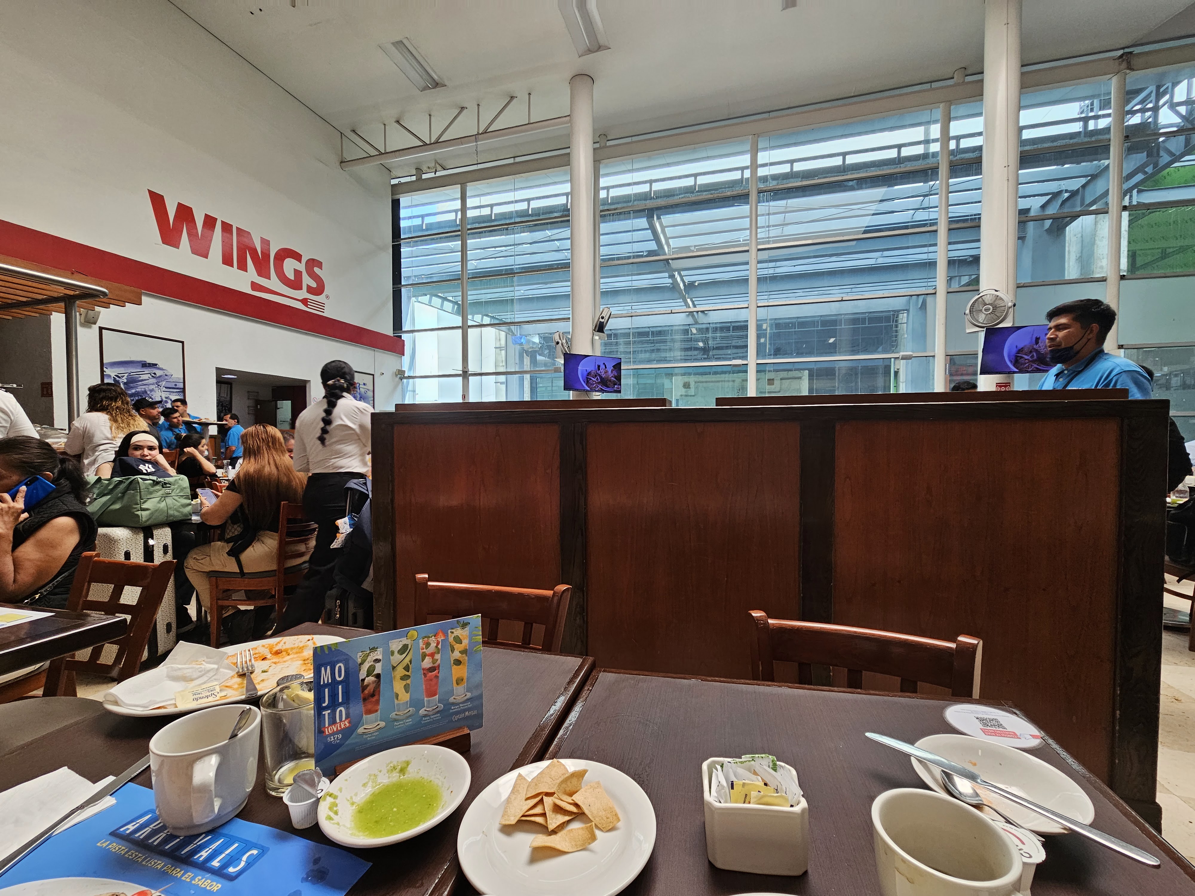 Wings Aeropuerto image 6