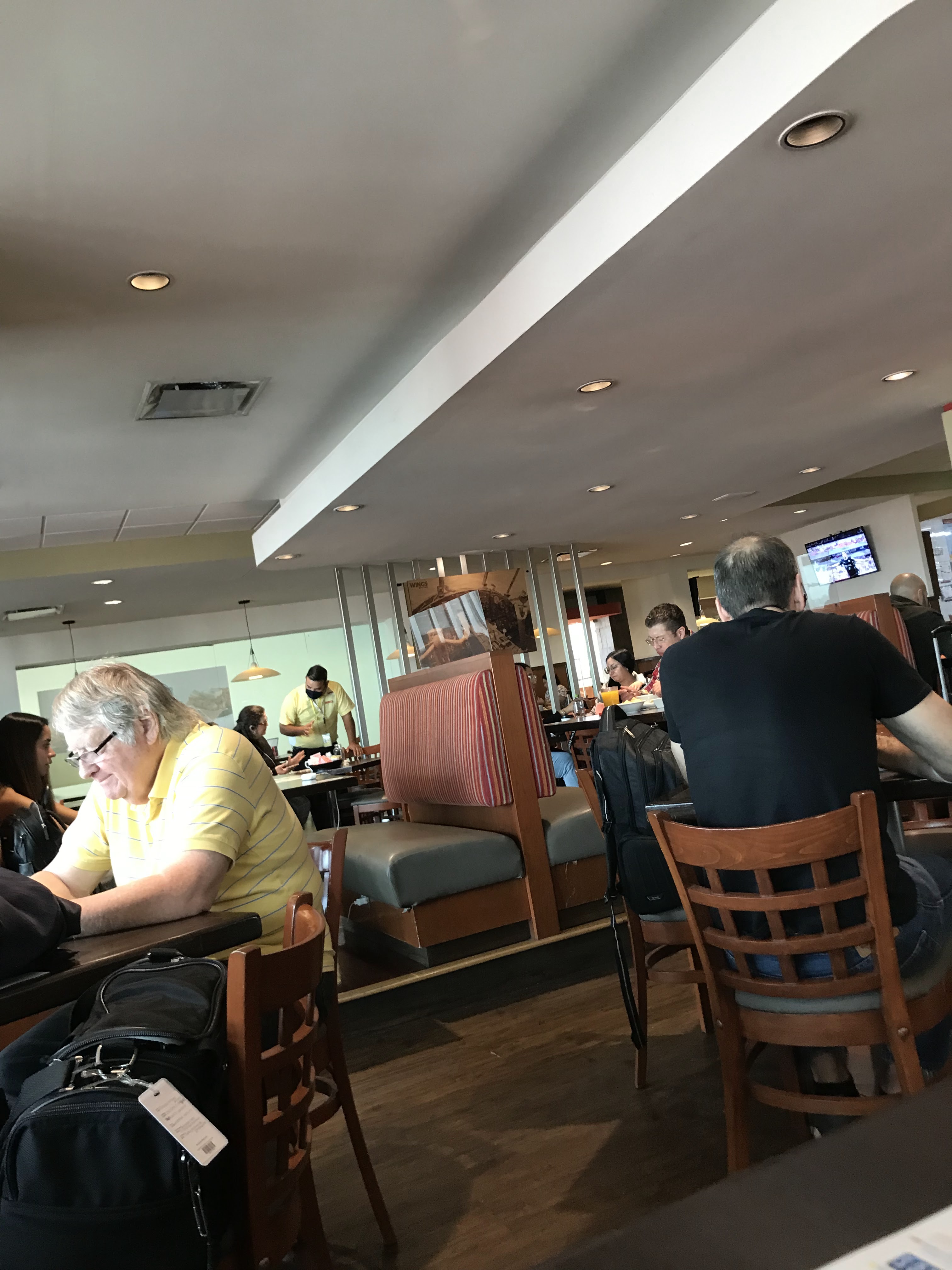 Wings Aeropuerto image 8