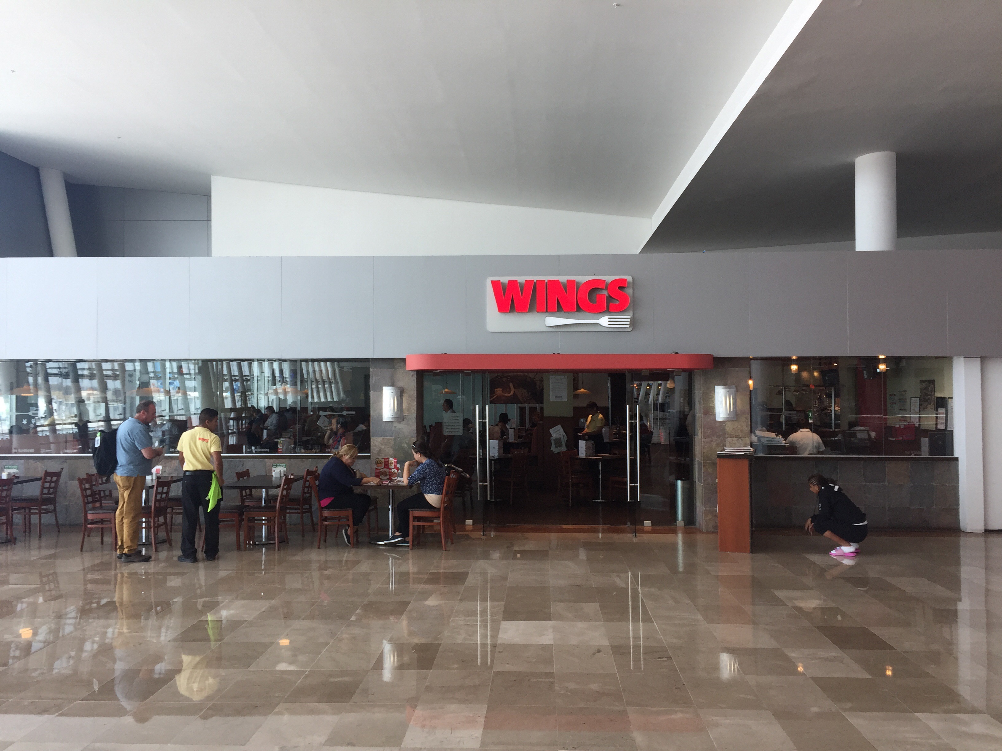 Wings Aeropuerto image 9