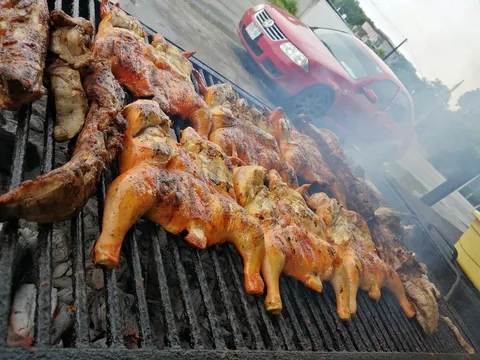 Los Originales Pollos y Costillas al carbón 'Maty' image 1