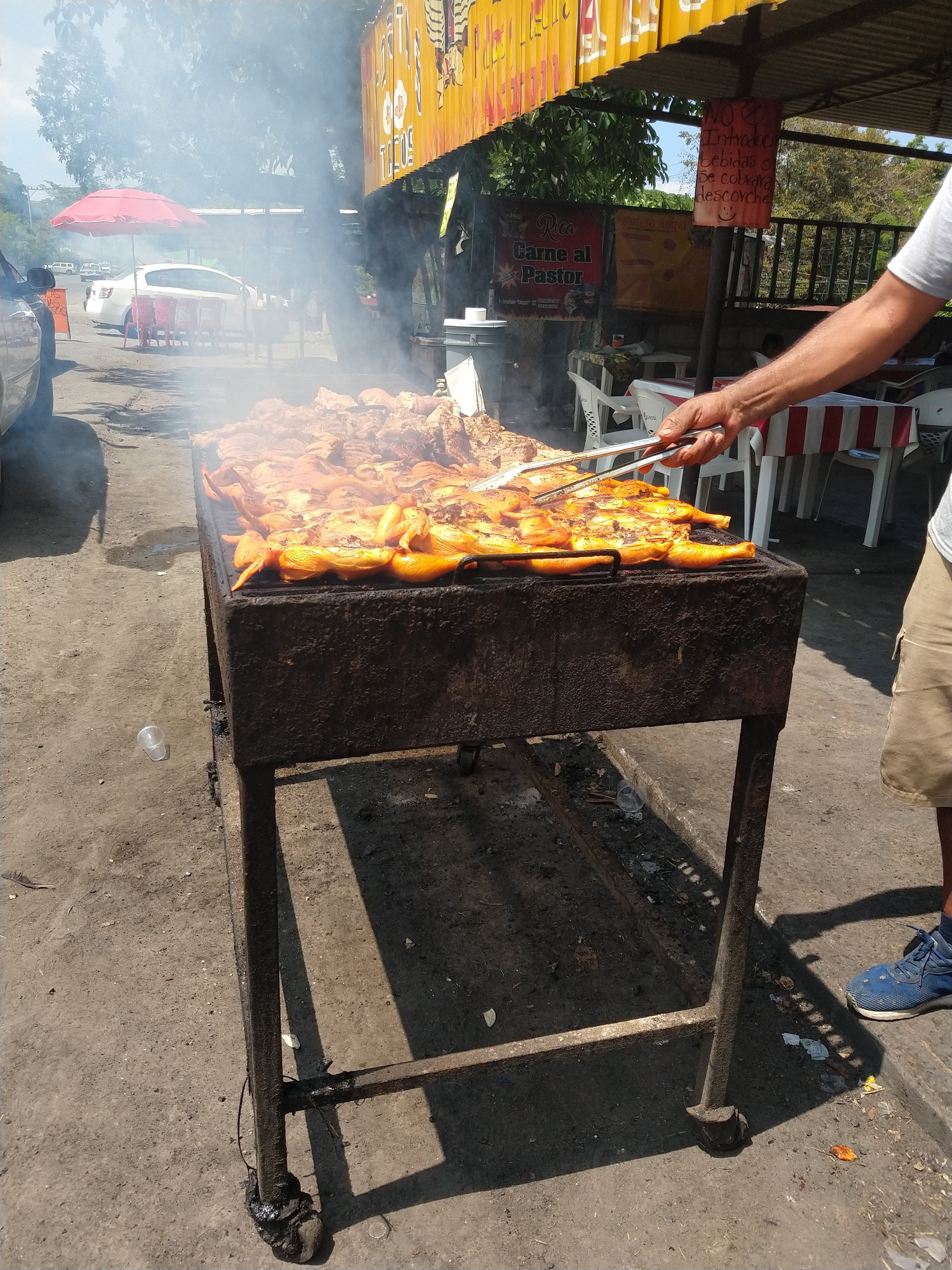 Los Originales Pollos y Costillas al carbón 'Maty' image 3