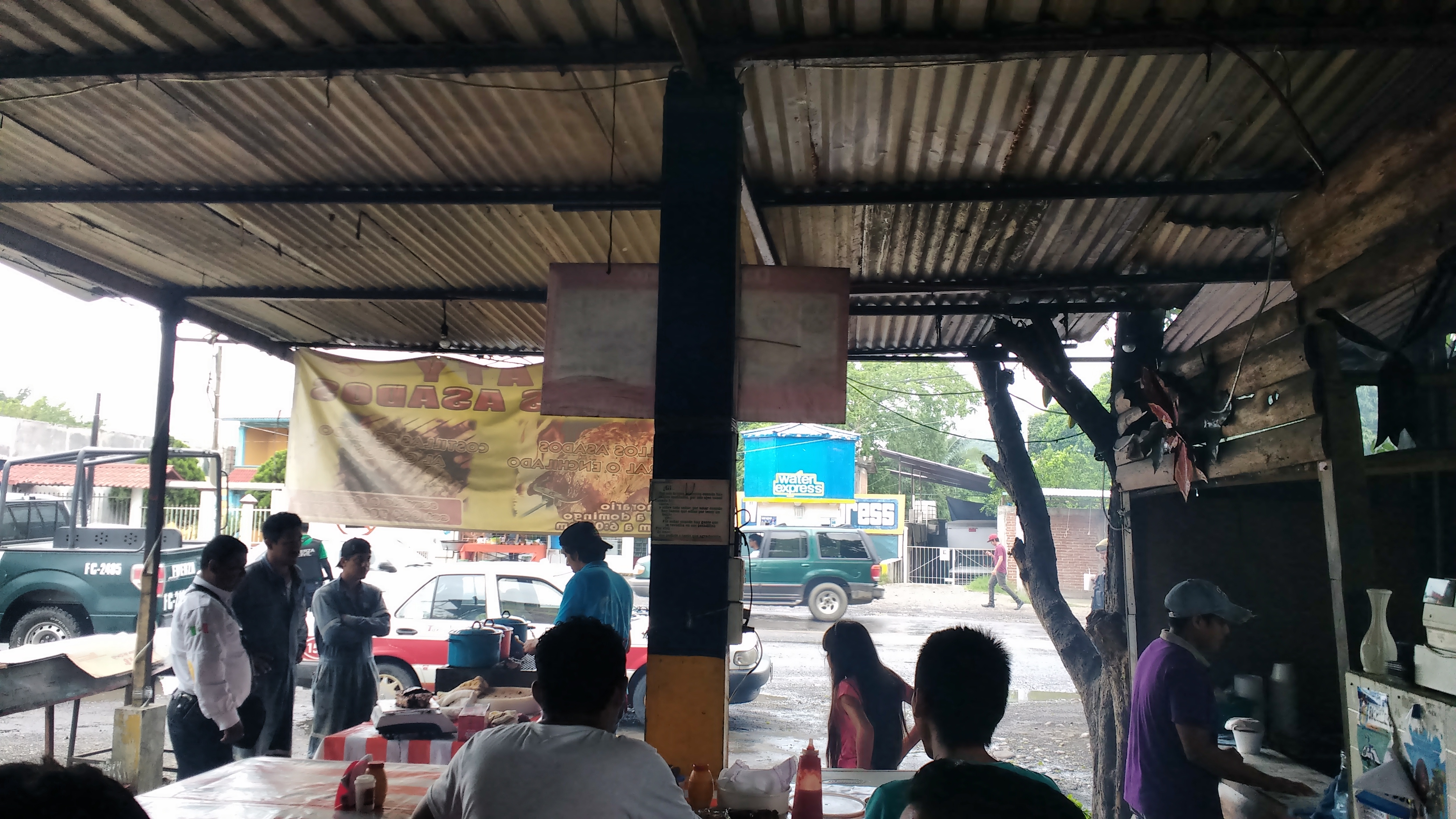 Los Originales Pollos y Costillas al carbón 'Maty' image 6