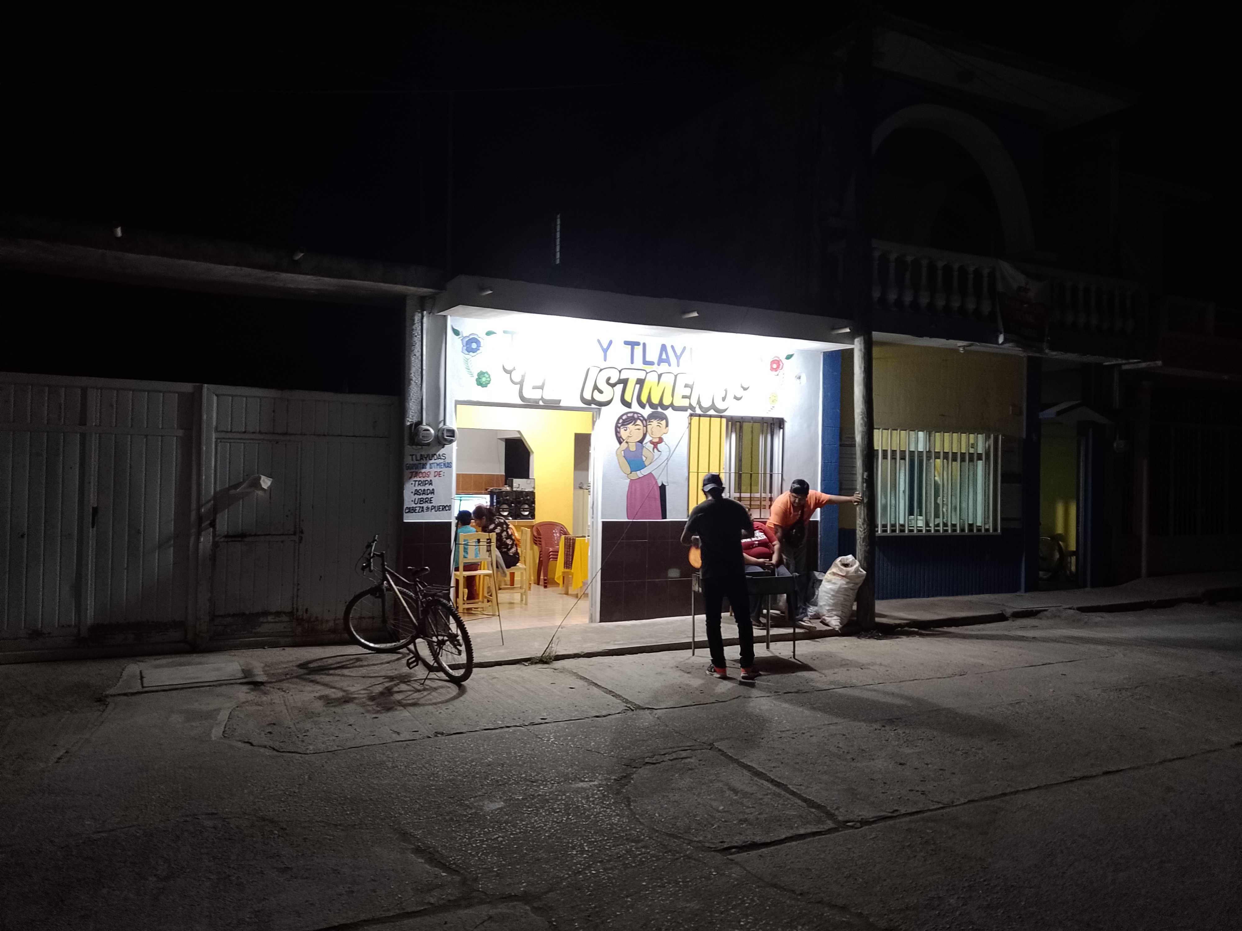 Tacos Y Tlayudas El Istmeño image 4