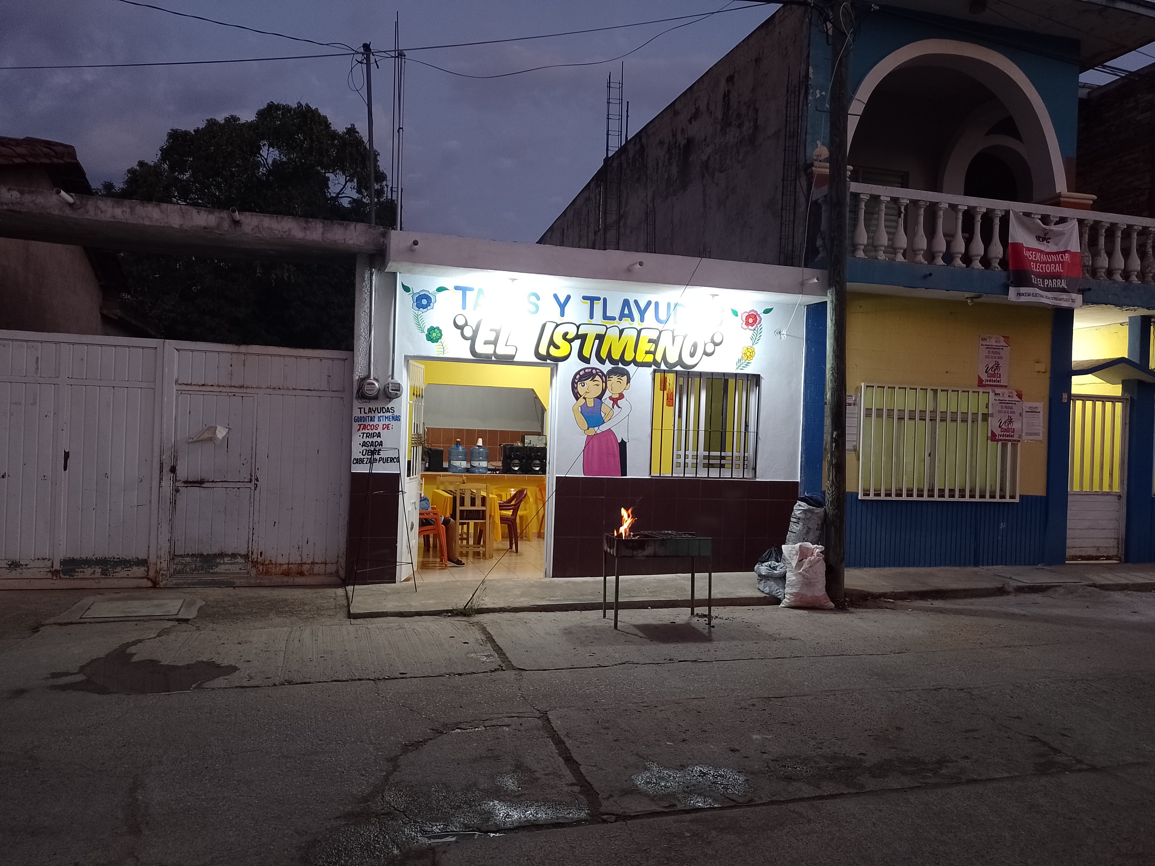 Tacos Y Tlayudas El Istmeño image 7