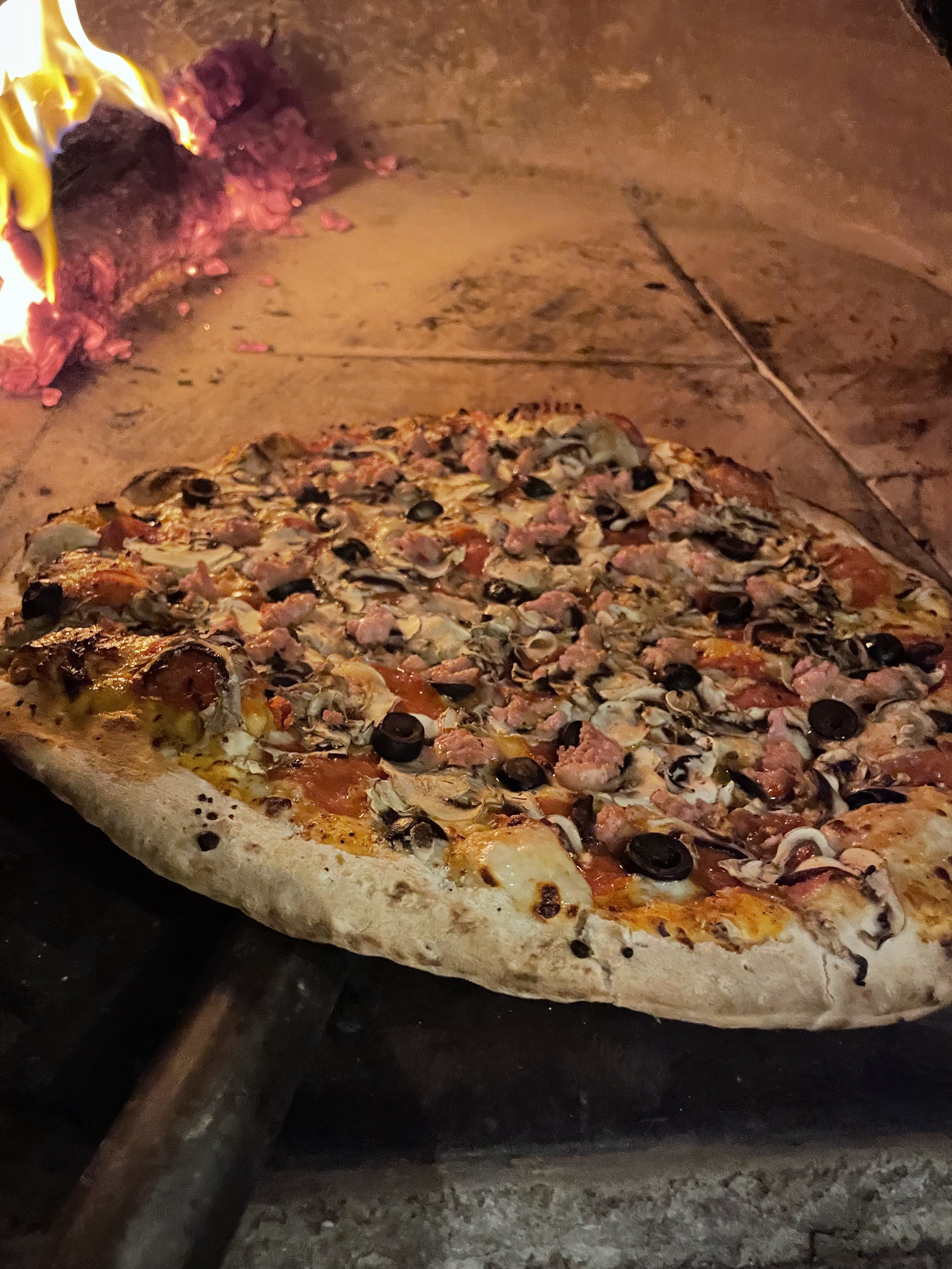 Inn Amore pizzas a la leña image 2