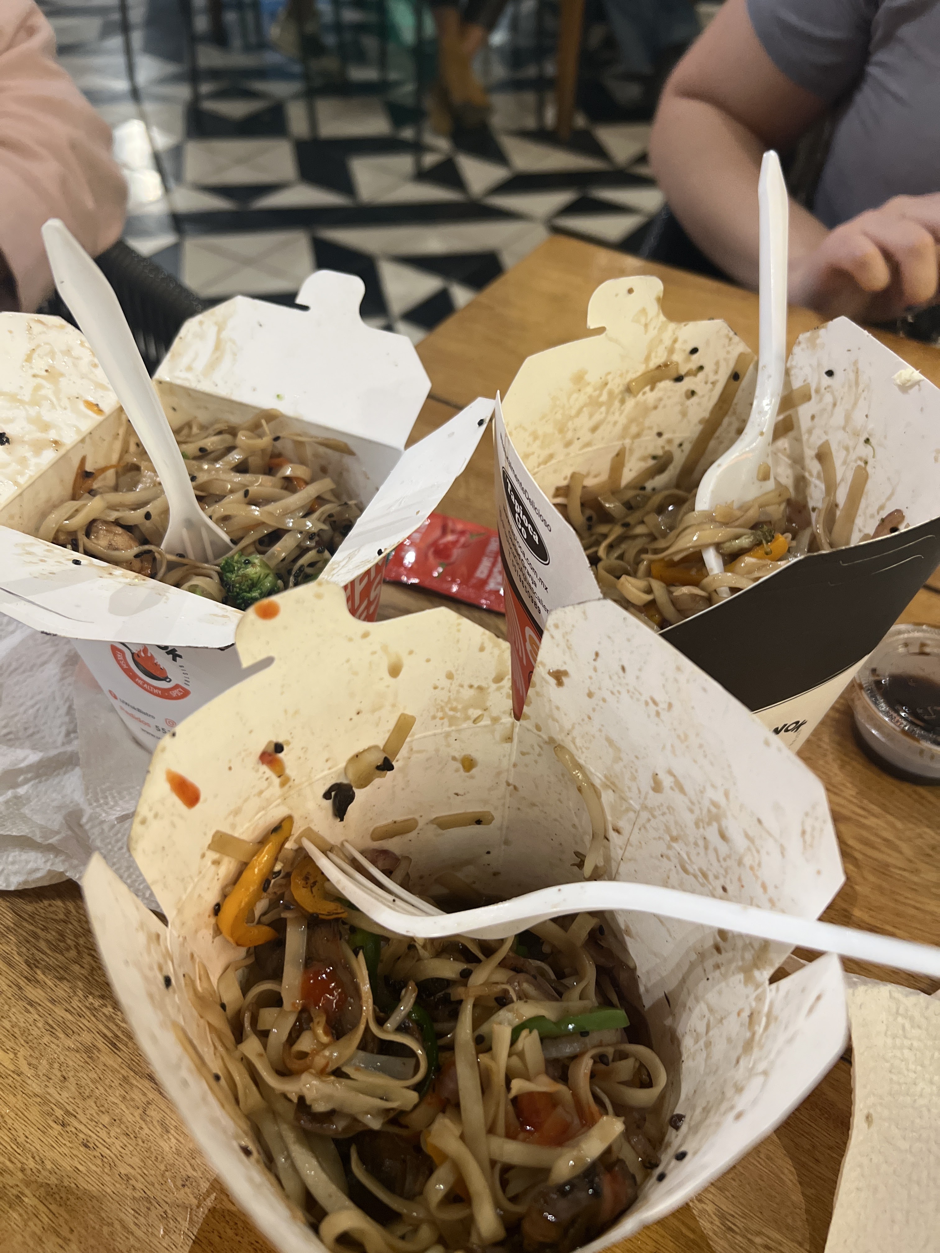 U'Wok Bistro Punto Sur image 7