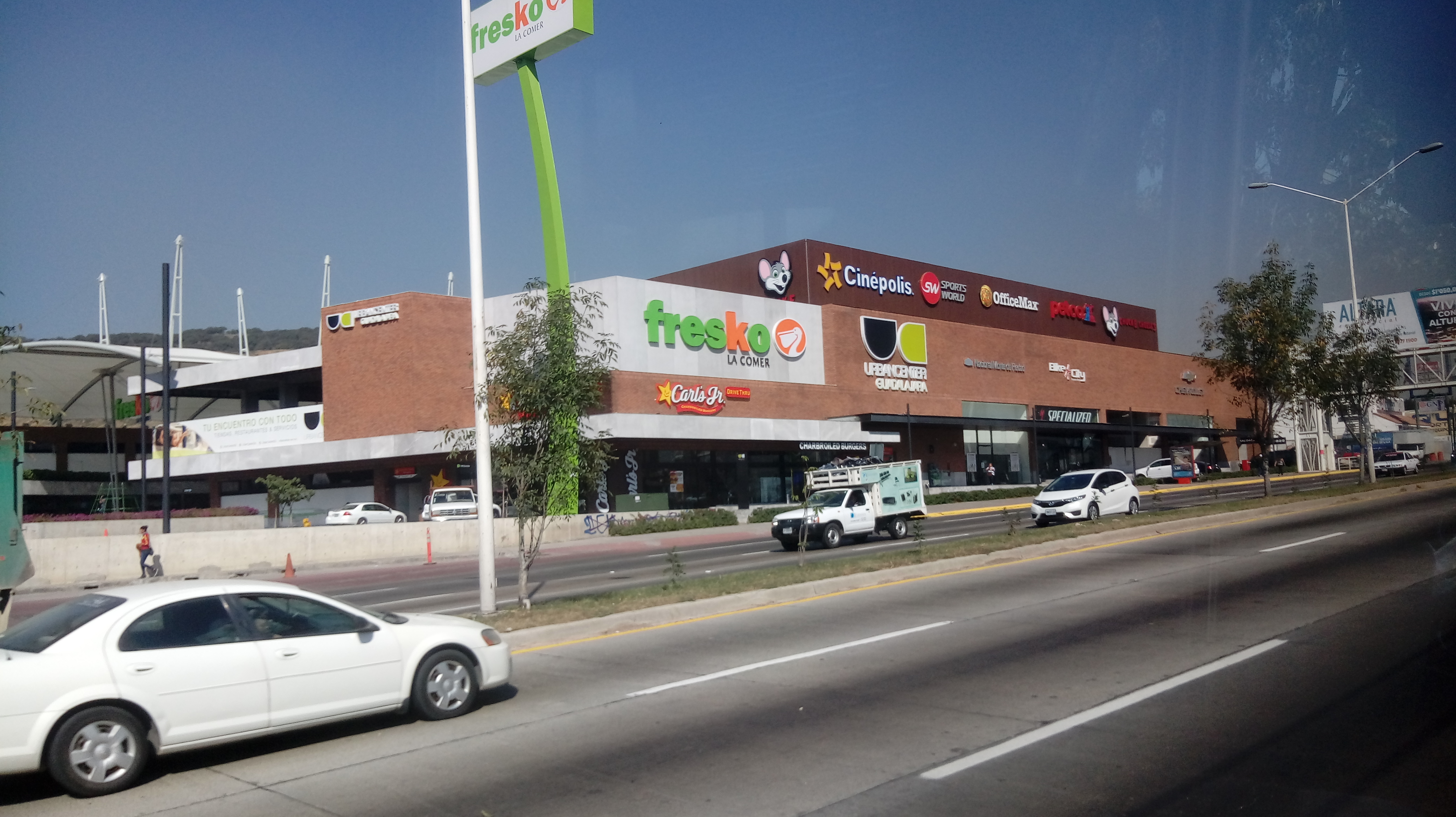 Sushi Roll Urban Center image 10