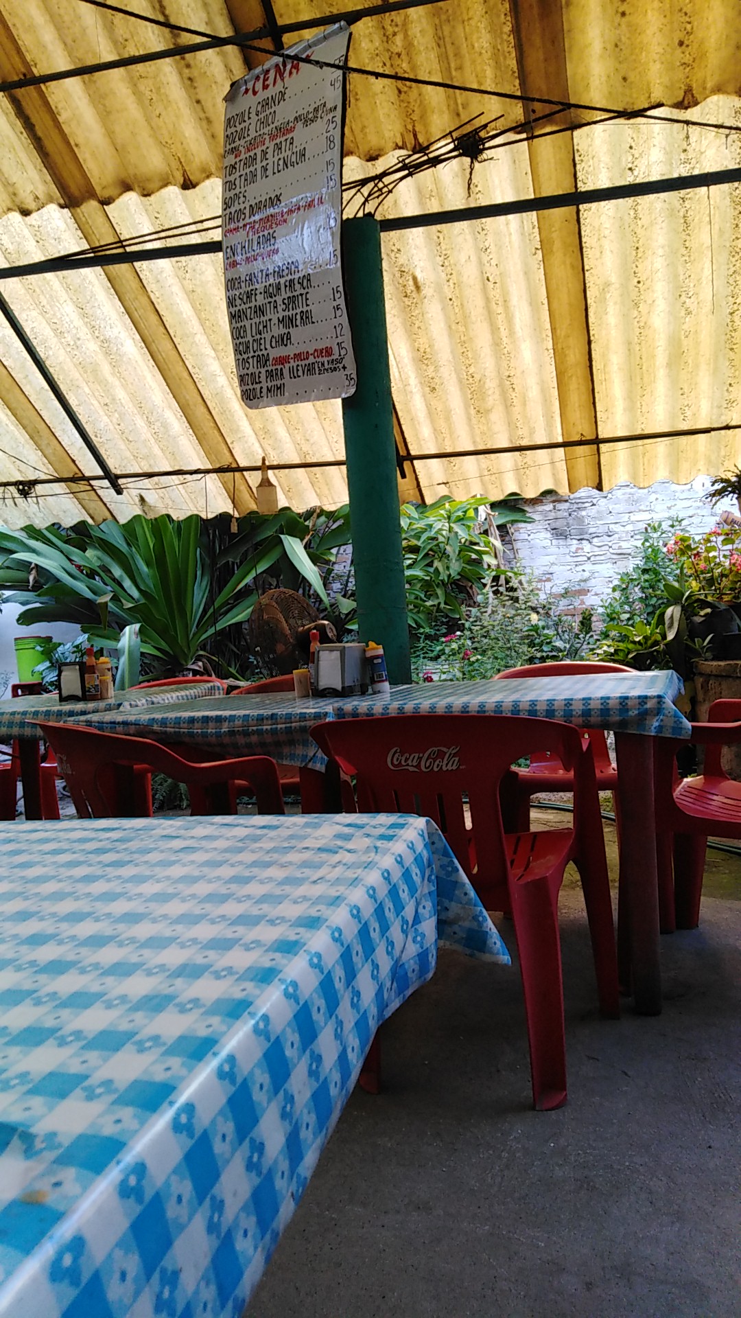 Cenaduria Avenida image 7