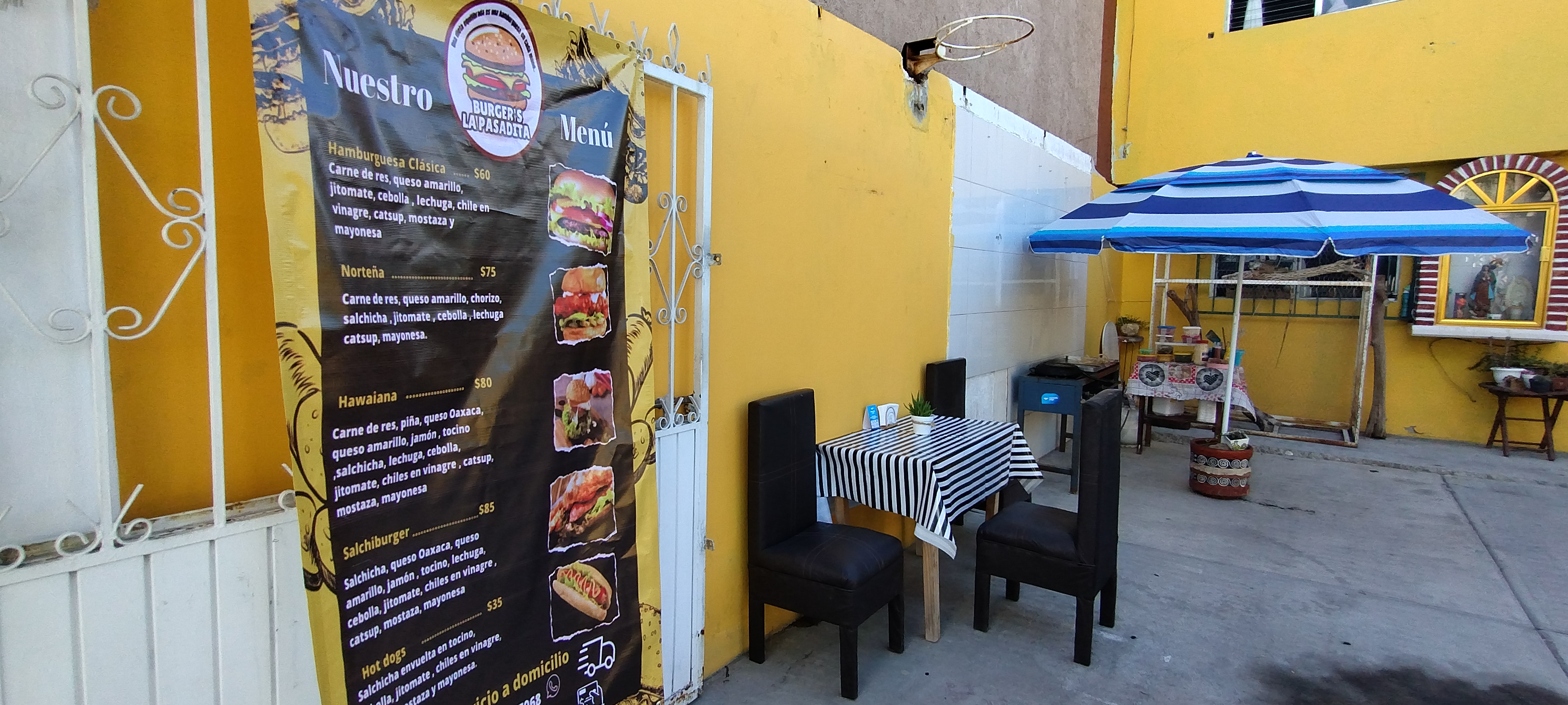 Burger's la Pasadita image 3