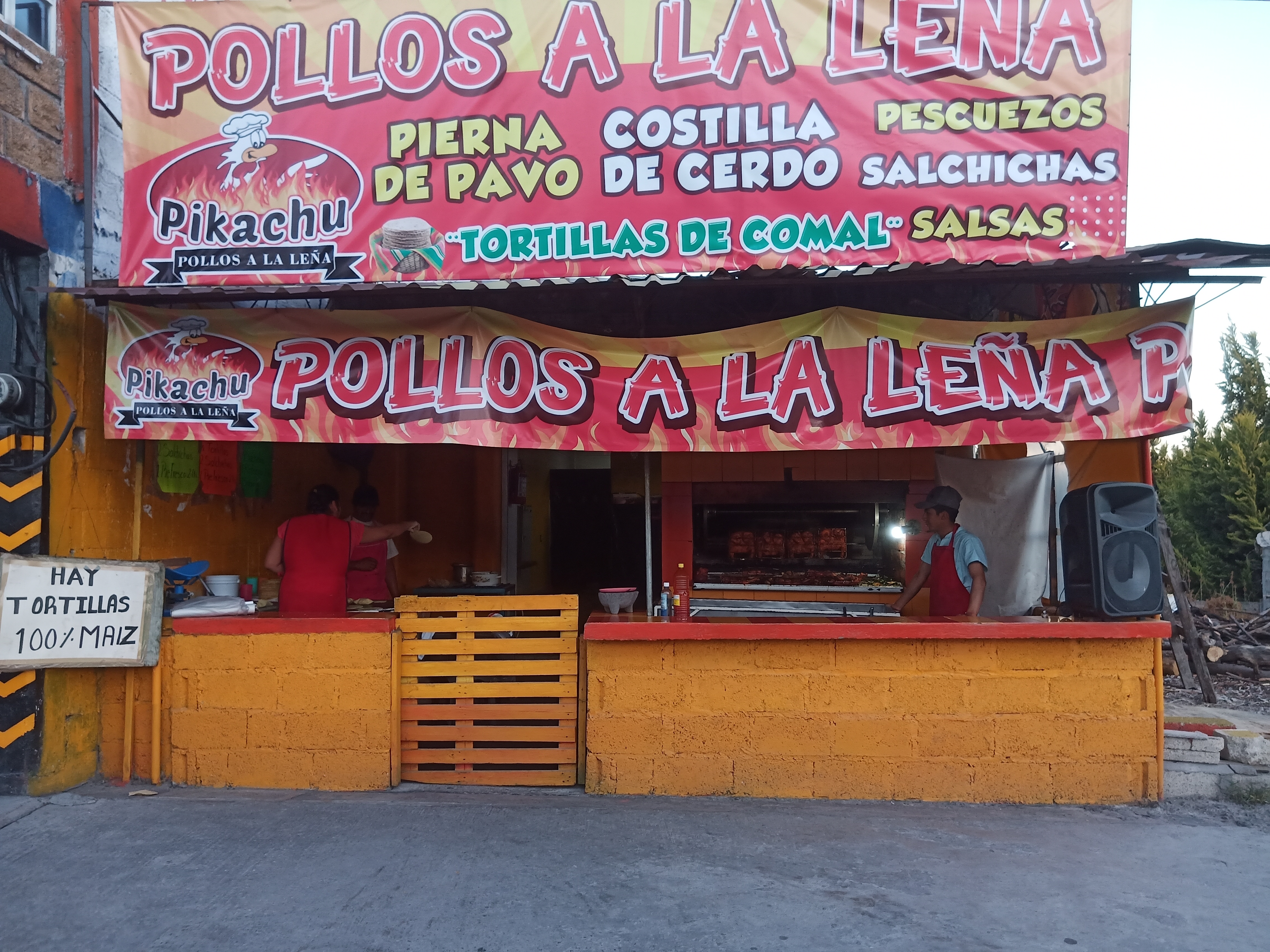 Pollos a la leña Pikachu image 1