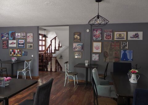 Vintage Coffee & Bar image 4