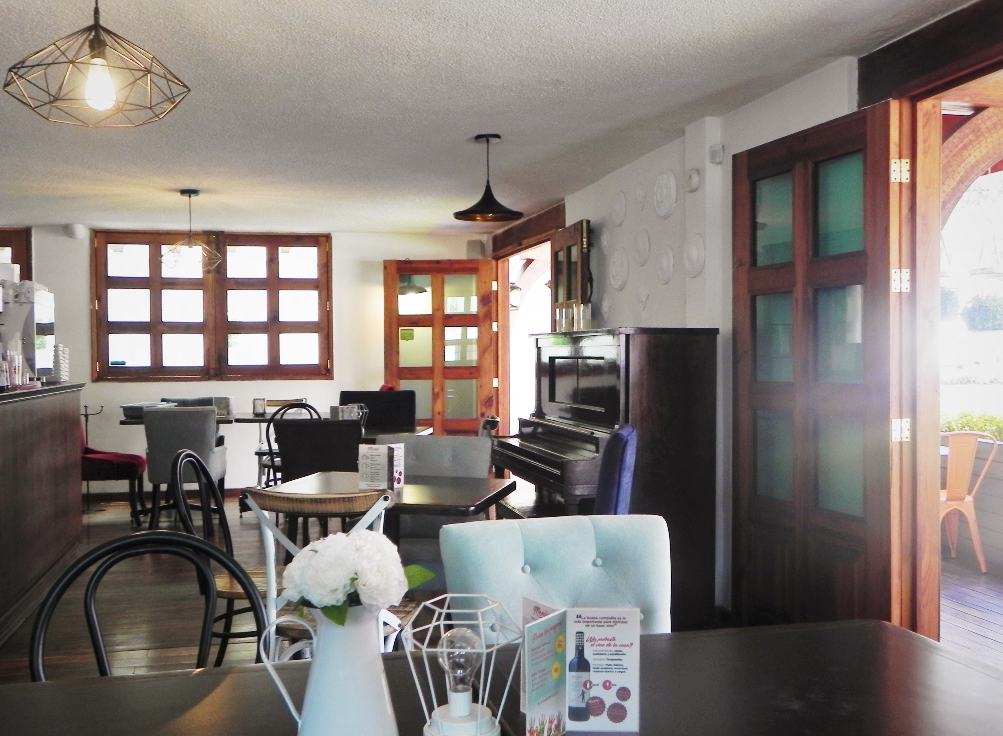 Vintage Coffee & Bar image 6